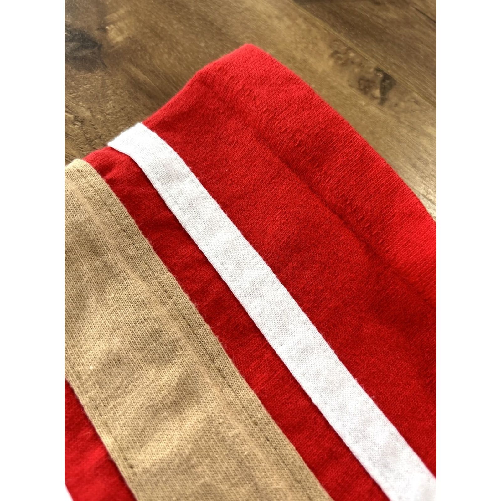 Vintage VINTAGE UW Wisconsin Badgers Ice Hockey Jersey NCAA T-Shirt MENS XL Red Crew Neck Short Sleeve Single Stitch USA 1980s Men XL Size US XL / EU 56 / 4 - 4 Thumbnail