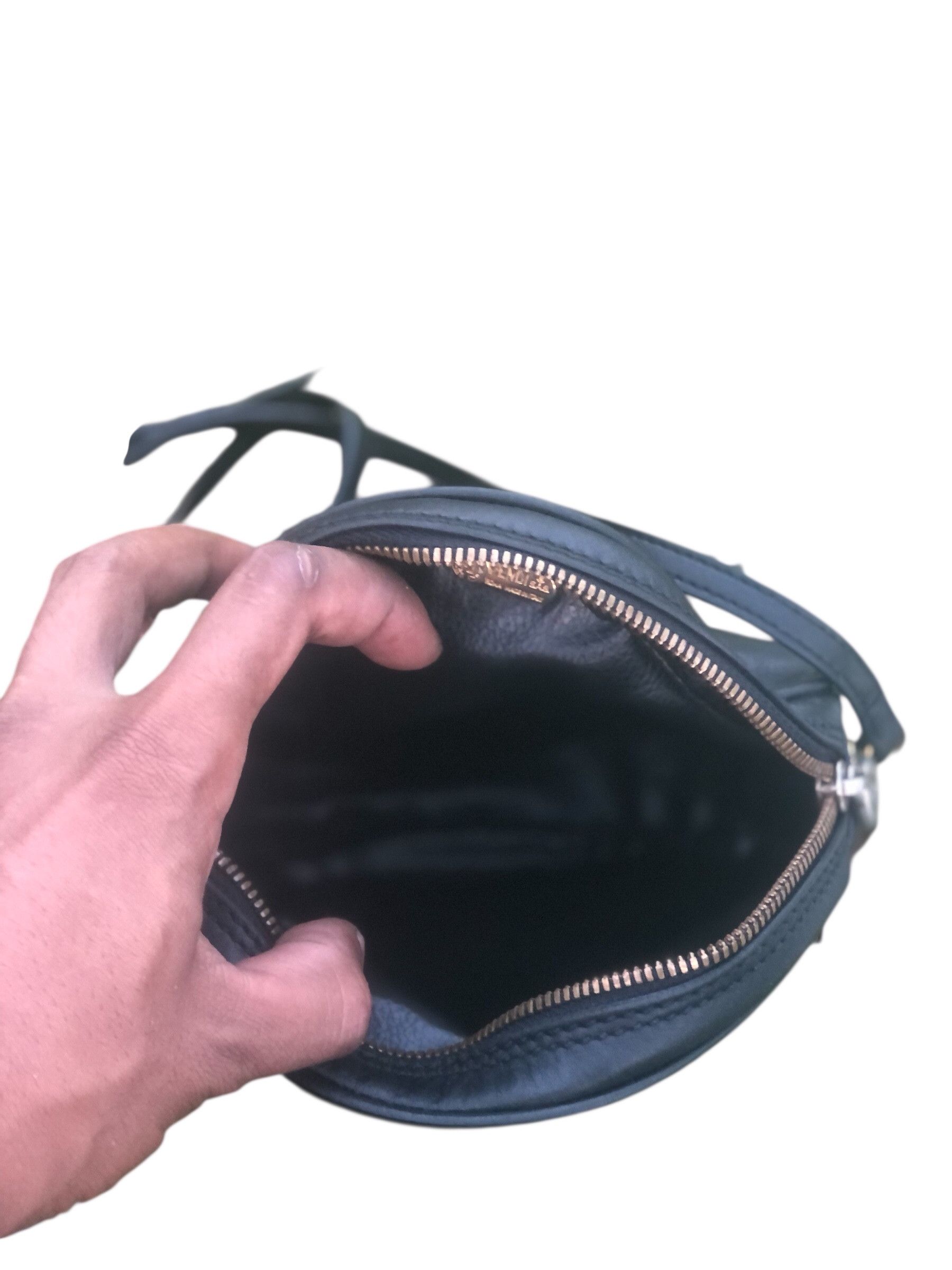 Fendi Rare Vintage Fendi Soft Leather Roundbag Slingbag Size ONE SIZE - 5 Thumbnail