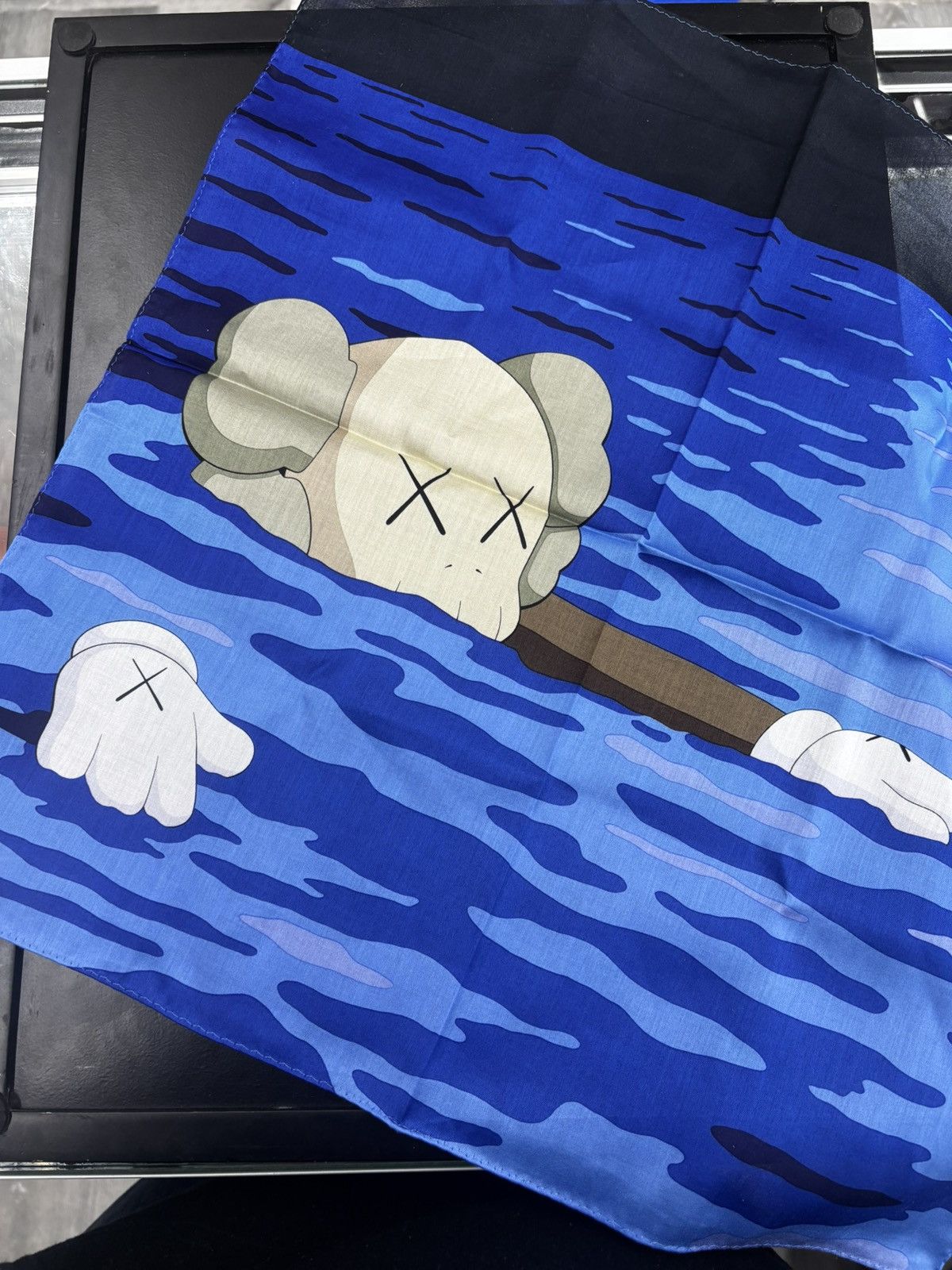 Kaws Kaws Tide Scarf Handkerchief Tokyo First Companion Figure Size ONE SIZE - 6 Thumbnail