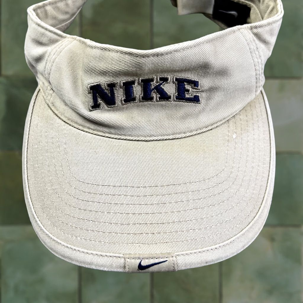 Nike VINTAGE Nike Visor Embroidered Pro-Classics Hat Strapback Adjustable Adult One Size Beige Golf Hat Women/Men? Size ONE SIZE - 1 Thumbnail