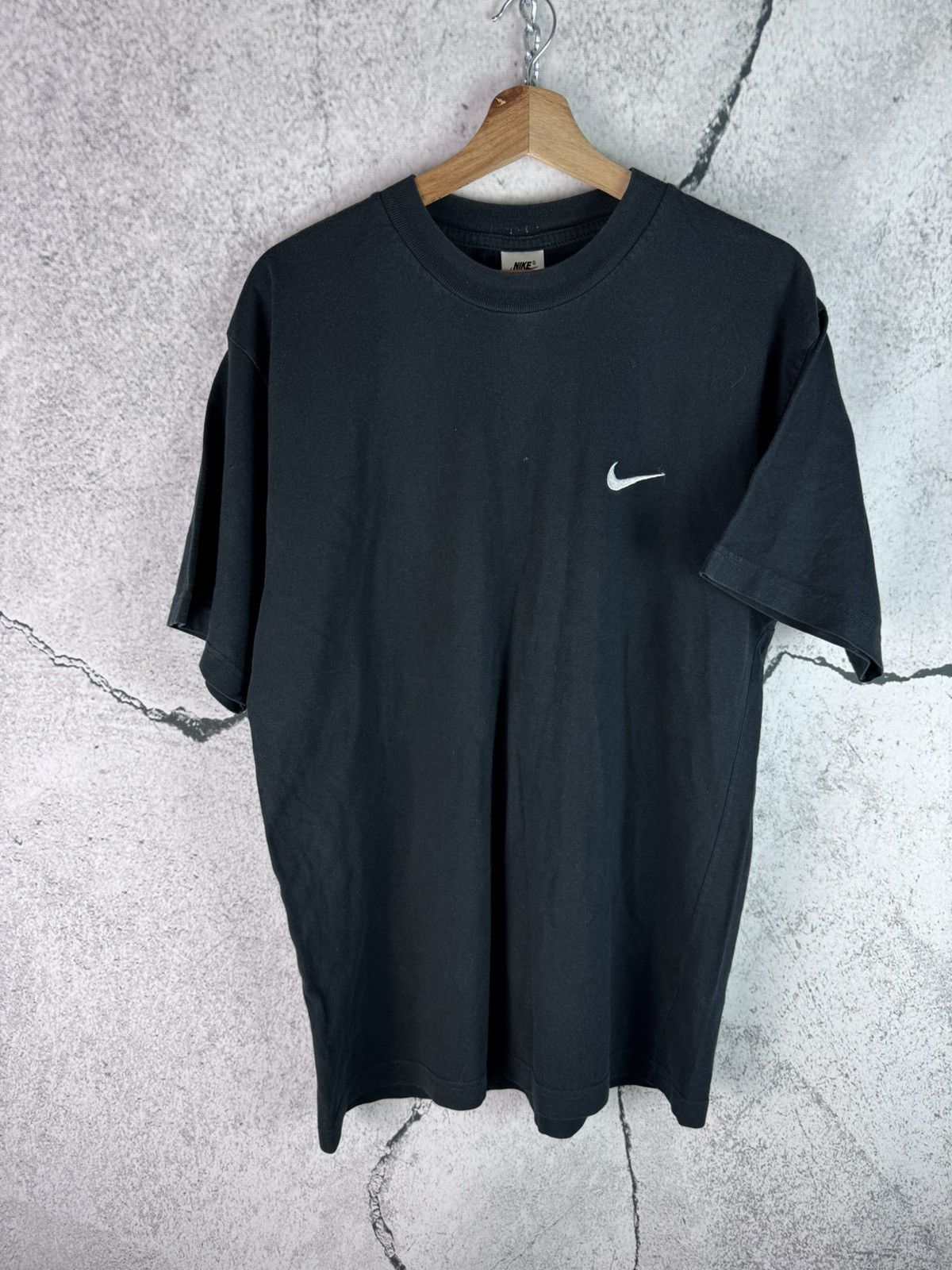 Nike × Vintage Vintage Nike Basic T-Shirt 90s Swoosh Logo Y2K Size US M / EU 48-50 / 2 - 1 Thumbnail