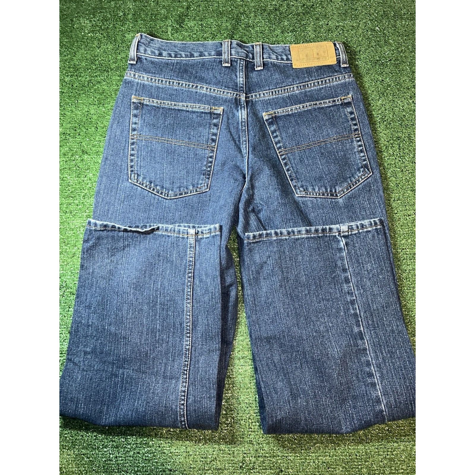 Tommy Hilfiger Vintage Tommy Hilfiger Jeans Men 31x32 Fit Baggy Y2K Size US 31 - 11 Thumbnail