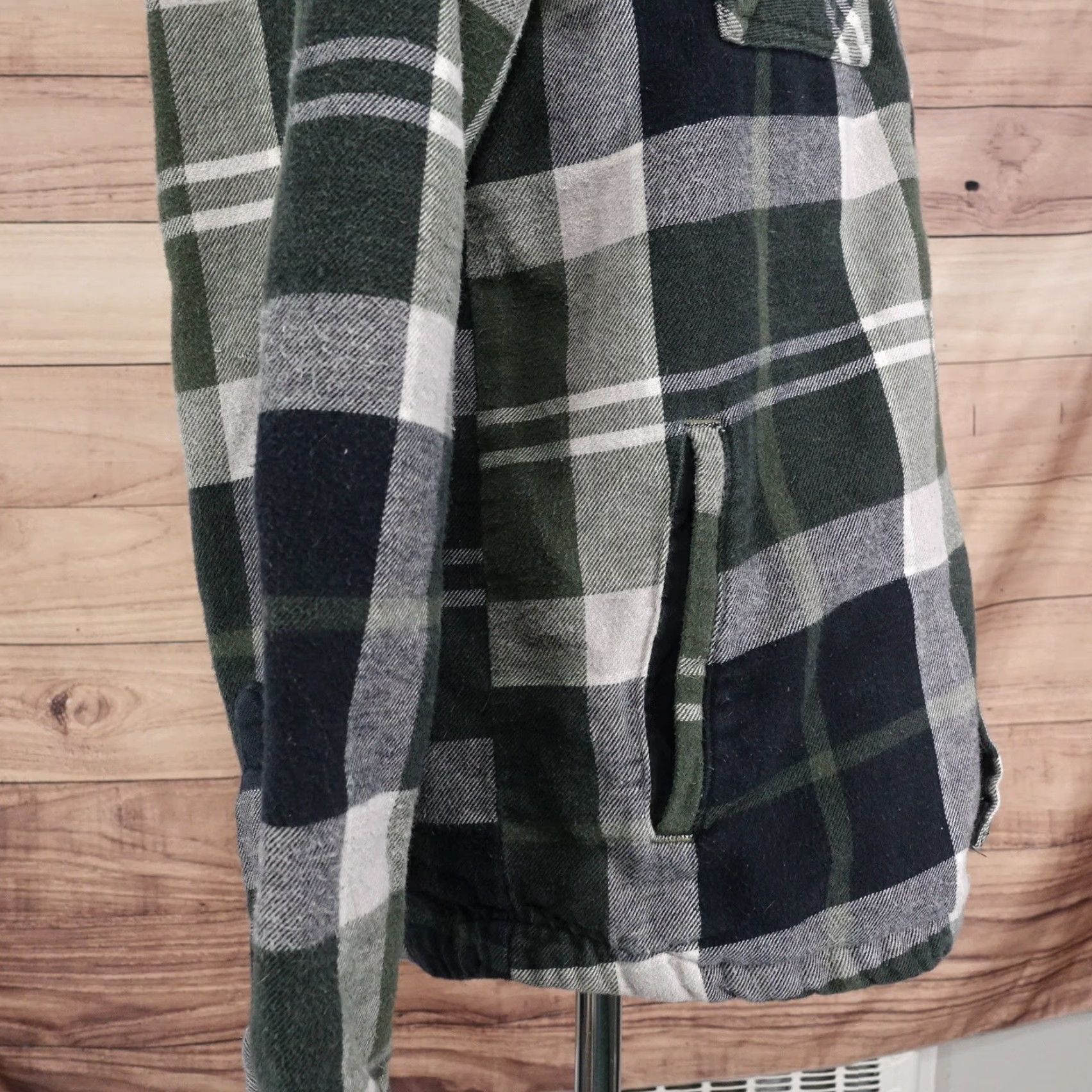Barbour Barbour Shirt Mens L Green Plaid Flannel Long Sleeve Button Up Pockets Size US L / EU 52-54 / 3 - 7 Thumbnail
