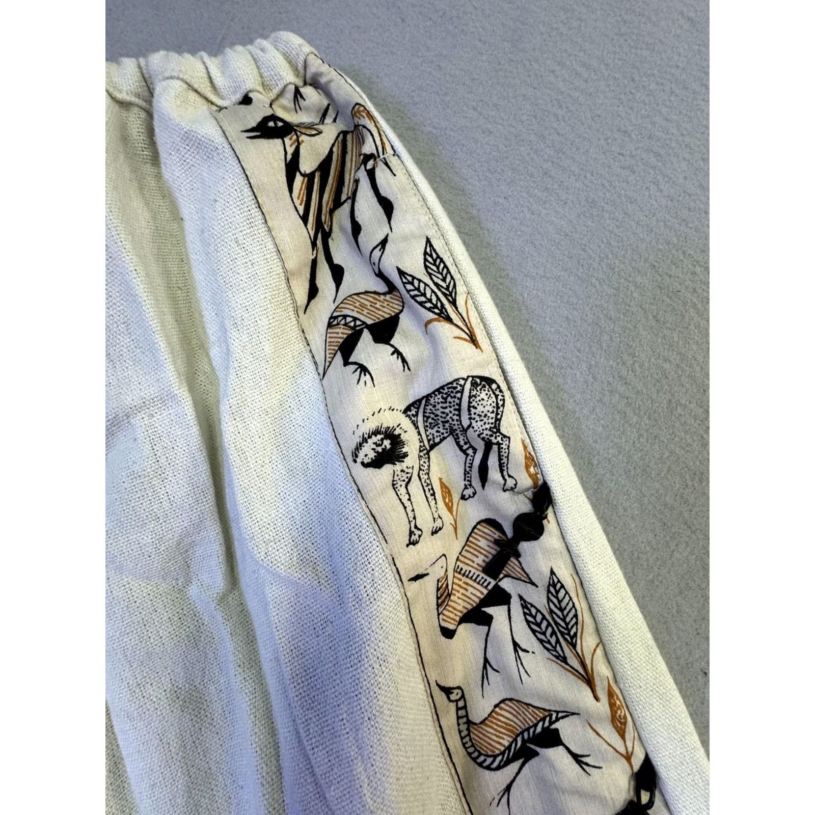 Vintage Ashro Skirt Womens Small White Animal Print A Line Midi Lined Boho Size 28" / US 6 / IT 42 - 3 Thumbnail