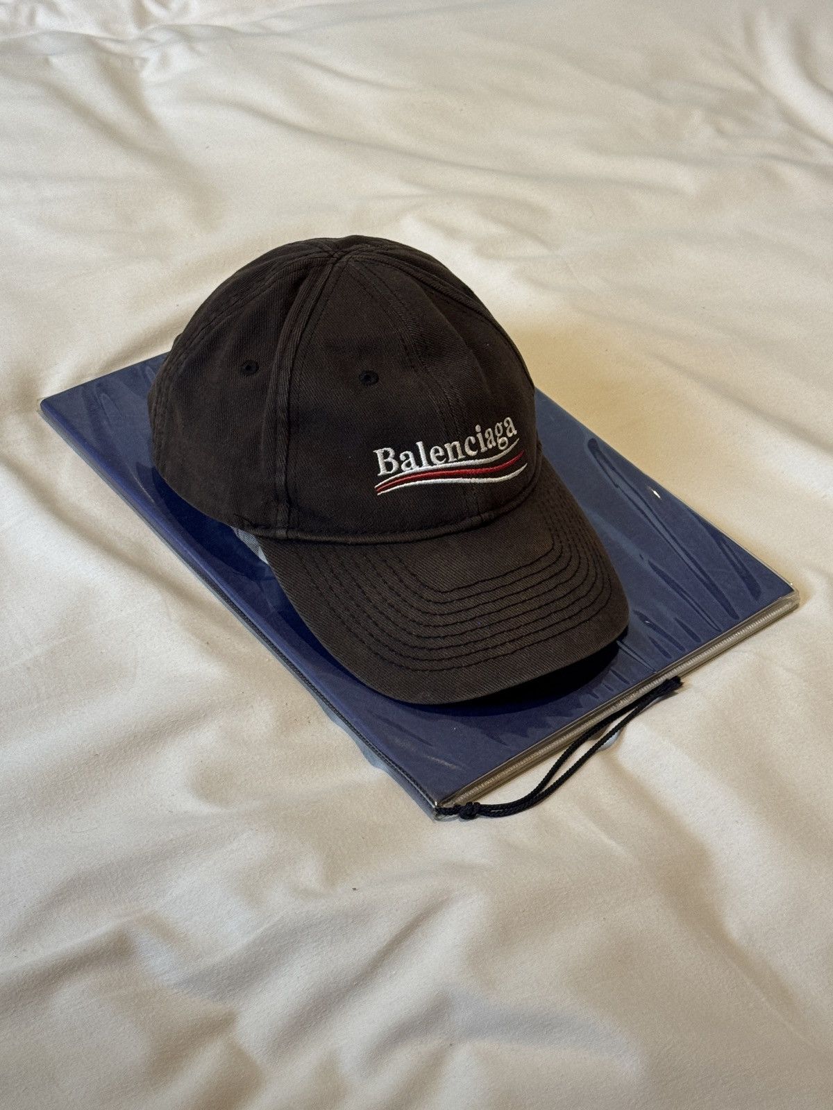 AUTHENTIC BALENCIAGA 2017 CAMPAIGN HAT 亀田様専用】BALENCIAGA バレンシアガ キャップ BALENCIAGA  main image 3