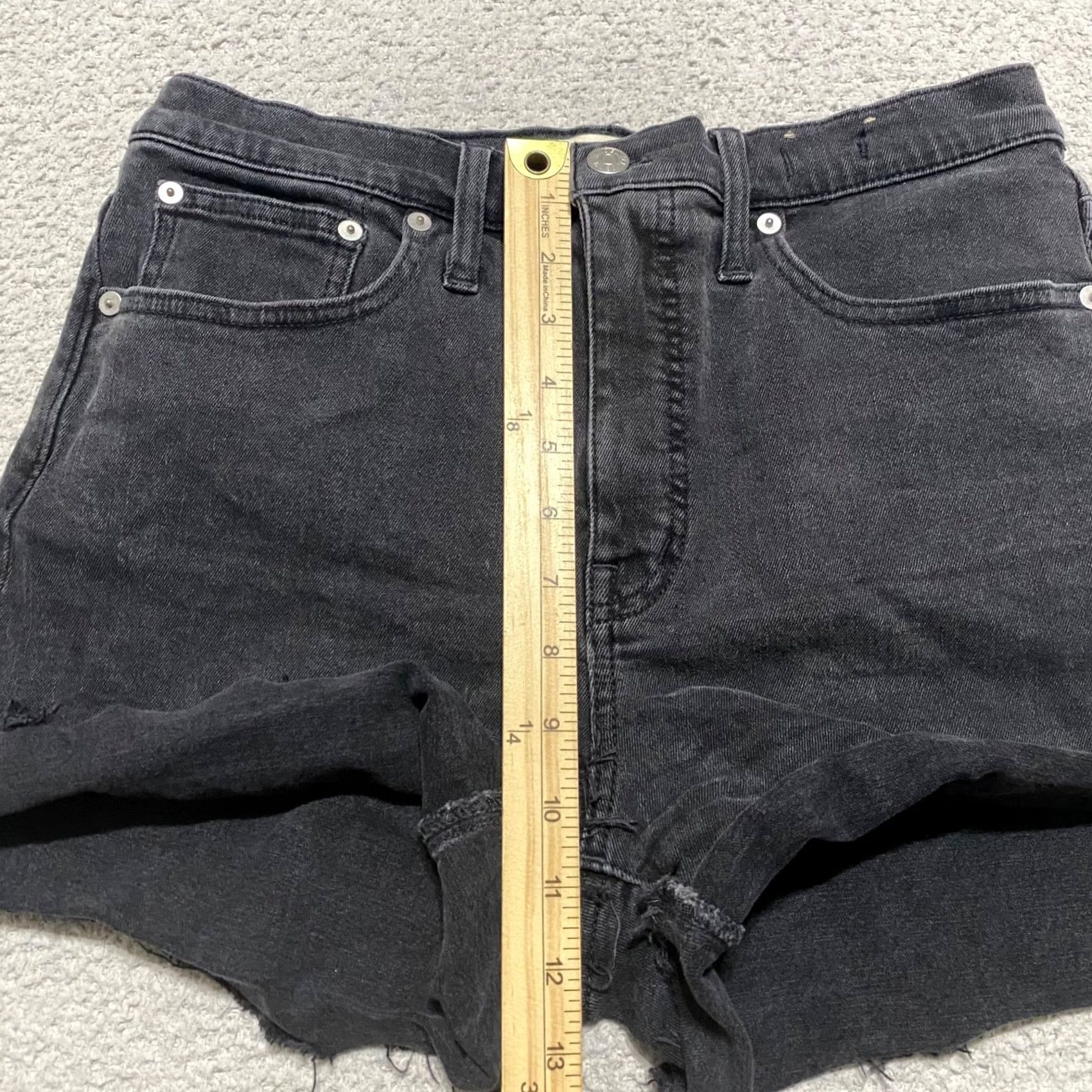 Madewell Madewell Jean Shorts Womens 28 High Rise Denim Faded Black Cut-off Inseam 2" Size 28" / US 6 / IT 42 - 7 Thumbnail