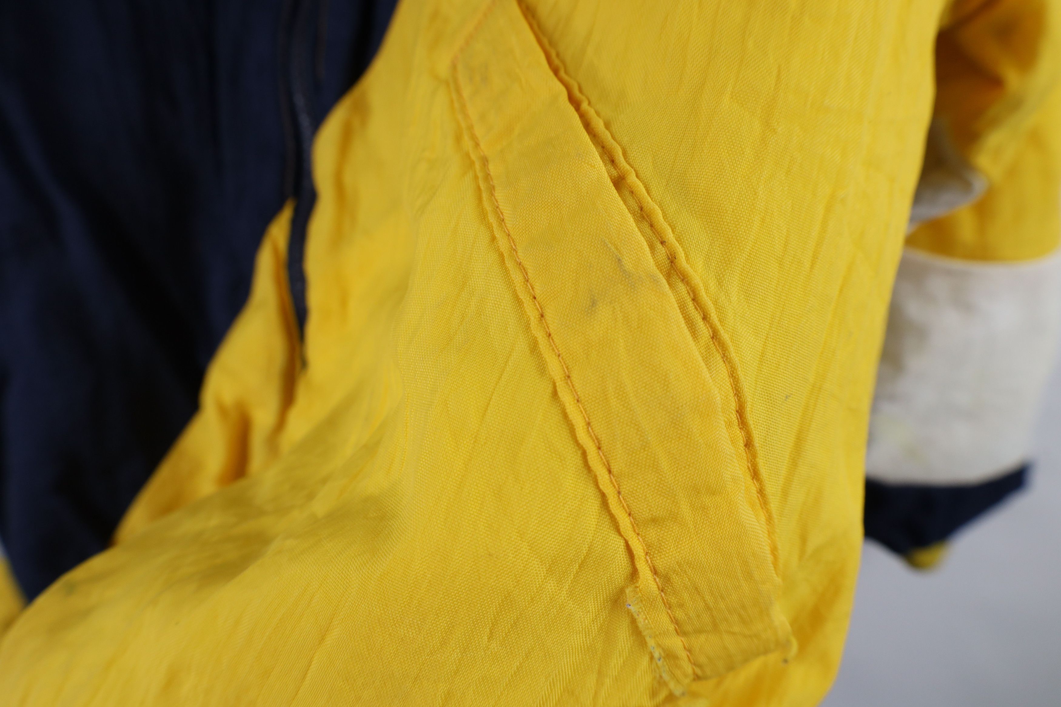 Vintage Vintage 90s University of Michigan Full Zip Puffer Jacket Size US XL / EU 56 / 4 - 7 Thumbnail