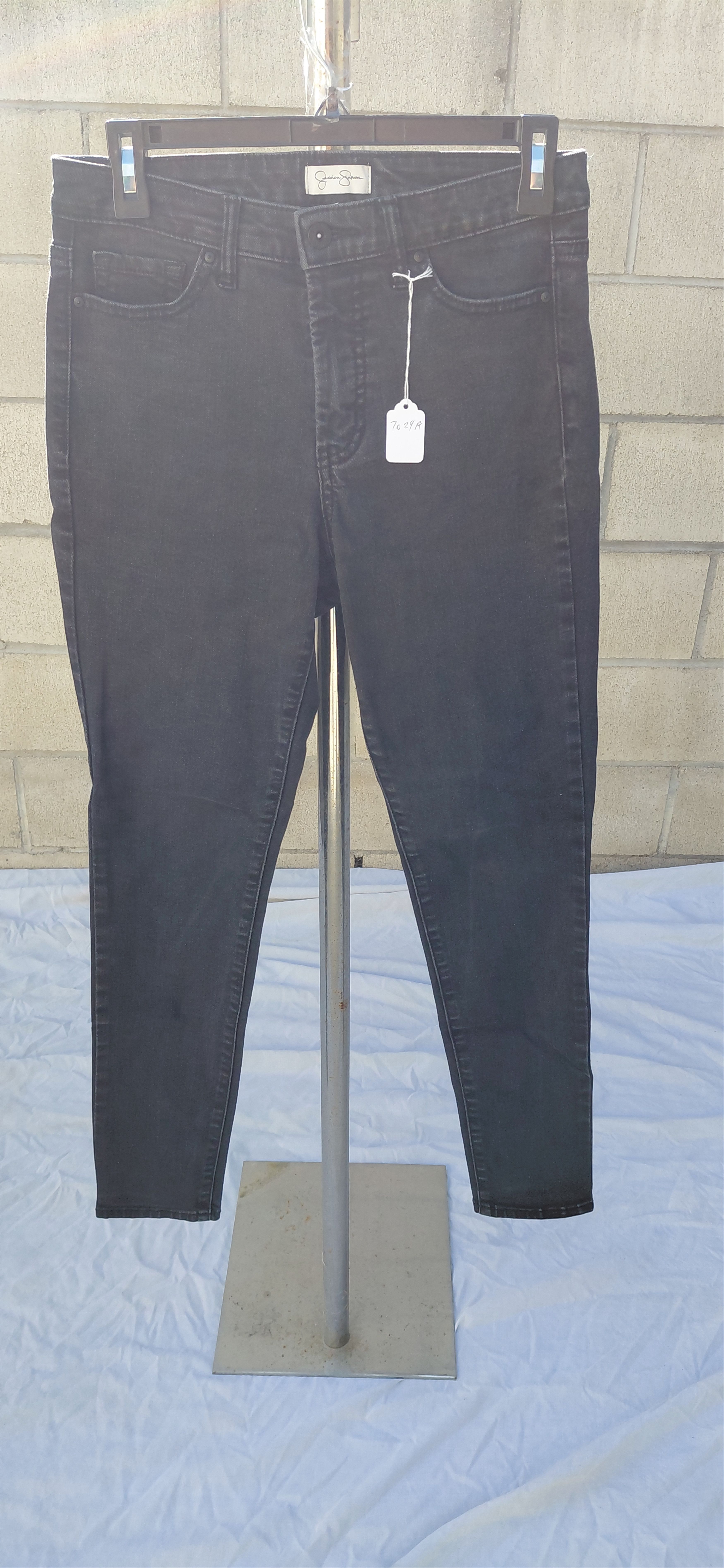 Jessica Simpson 7029A....Women's Jessica Simpson Skinny Jeans Size 4, Size 27" / US 4 / IT 40 - 1 Thumbnail