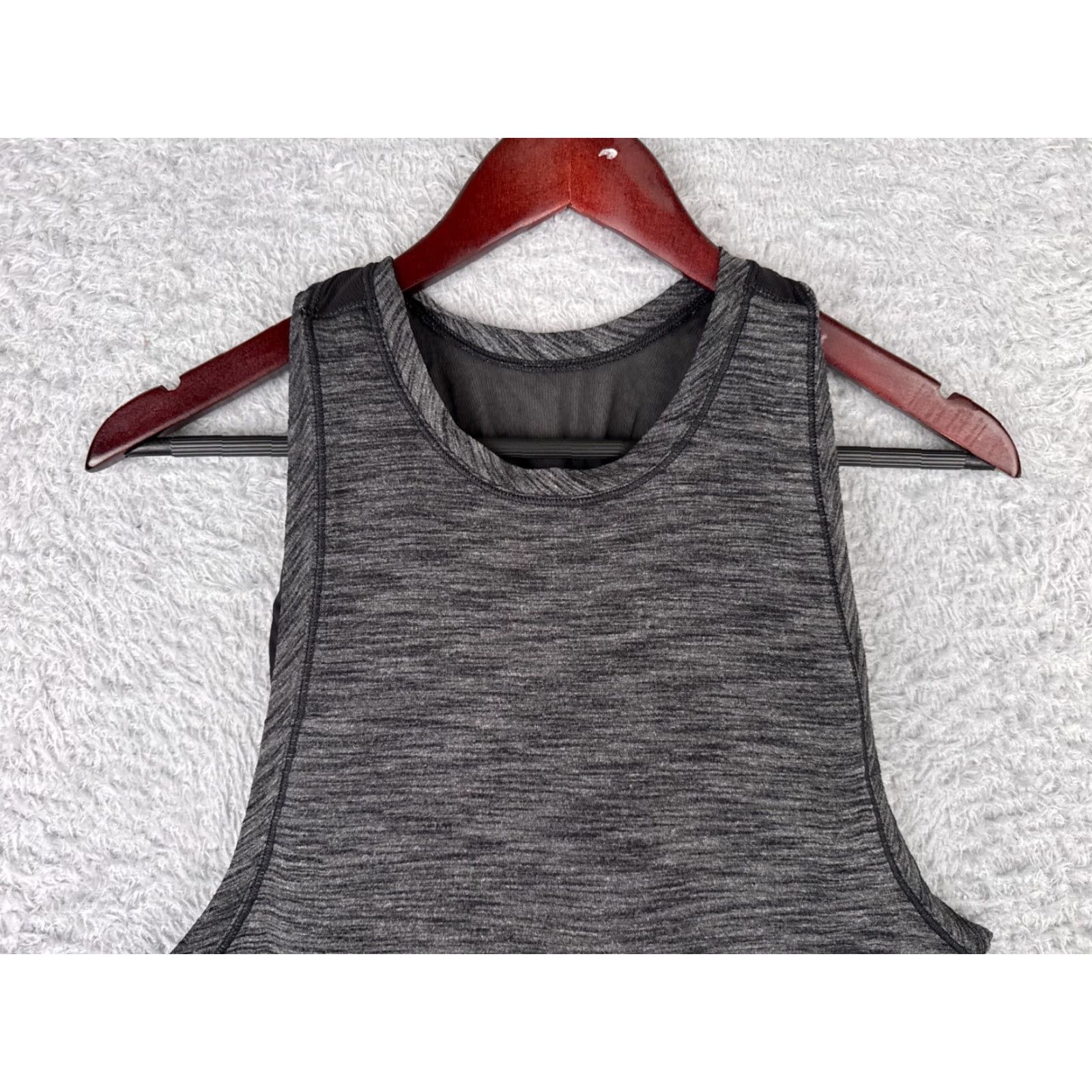 Lululemon Lululemon Shirt Women 6 Gray Heather Work The Circuit Tank Top Bult In Bra Size M / US 6-8 / IT 42-44 - 4 Thumbnail