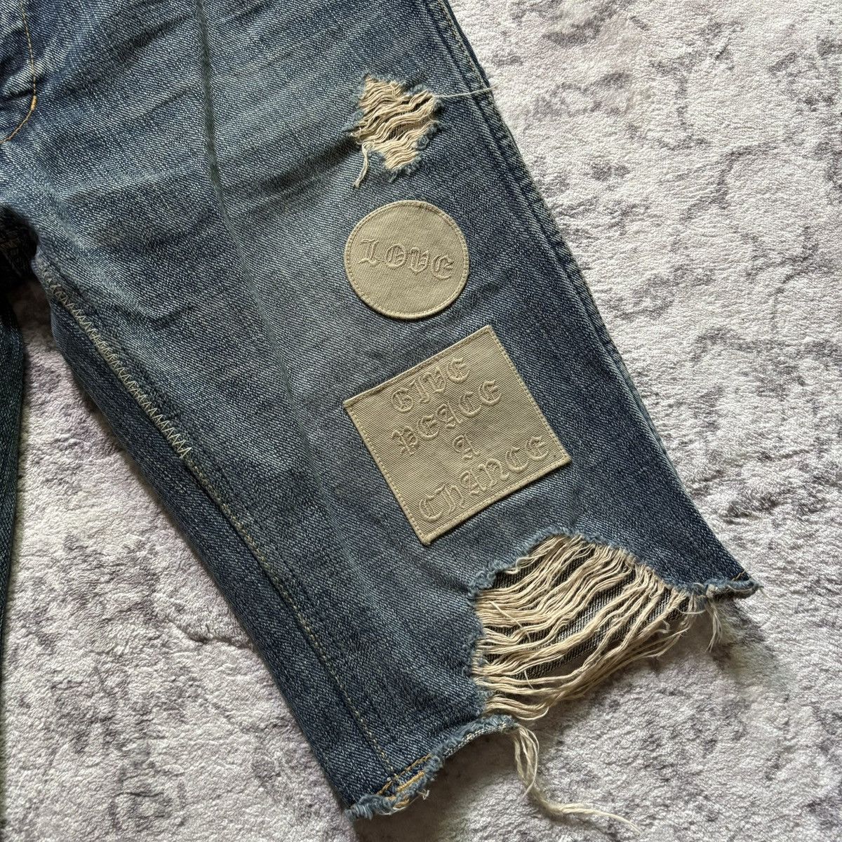 Number (N)ine Number (N)ine AW04 Give Peace a Chance Patchwork Jean Shorts Size US 31 - 2 Thumbnail