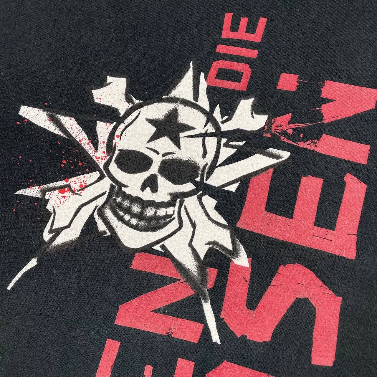 Band Tees Vintage Die Toten Hosen Band Thrashed T Shirt Faded Black Size US XL / EU 56 / 4 - 12 Thumbnail