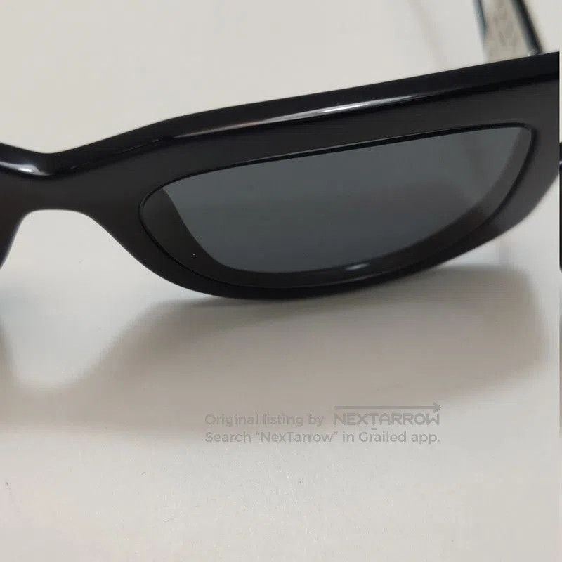 Prada Prada Triangle Logo Black Sunglasses. Size ONE SIZE - 9 Thumbnail