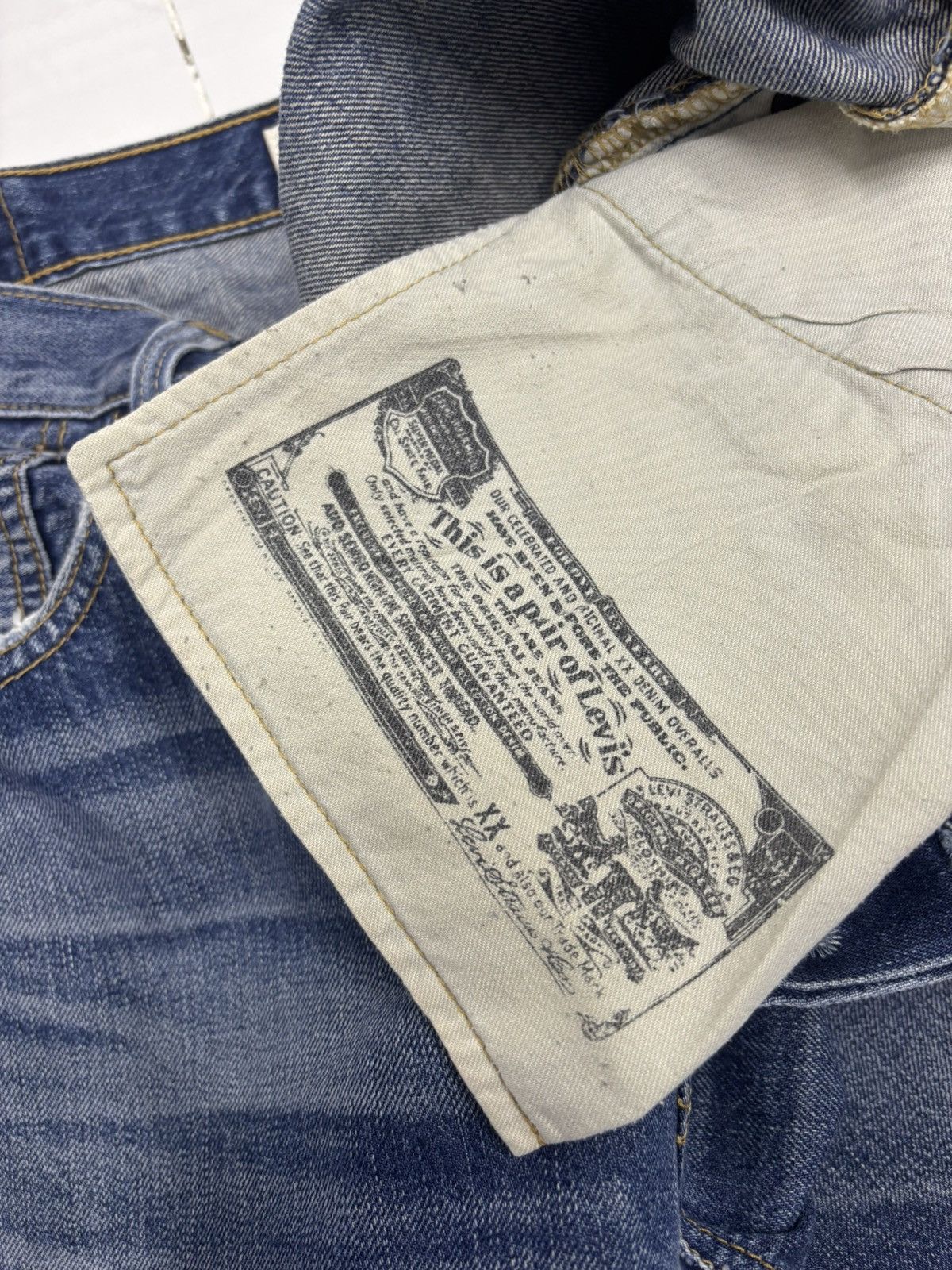 Levi's LEVIS 501 STRAIGHT LEG BUTTON FLY DISTRESSED DENIM JEANS Size US 34 / EU 50 - 11 Thumbnail