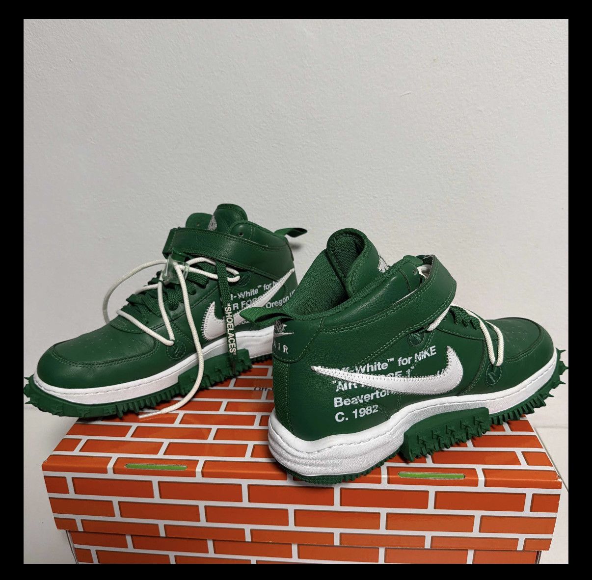 Nike × Off-White Off-White x Nike Air Force 1 Mid Pine Green Size US 8.5 / EU 41-42 - 2 Thumbnail