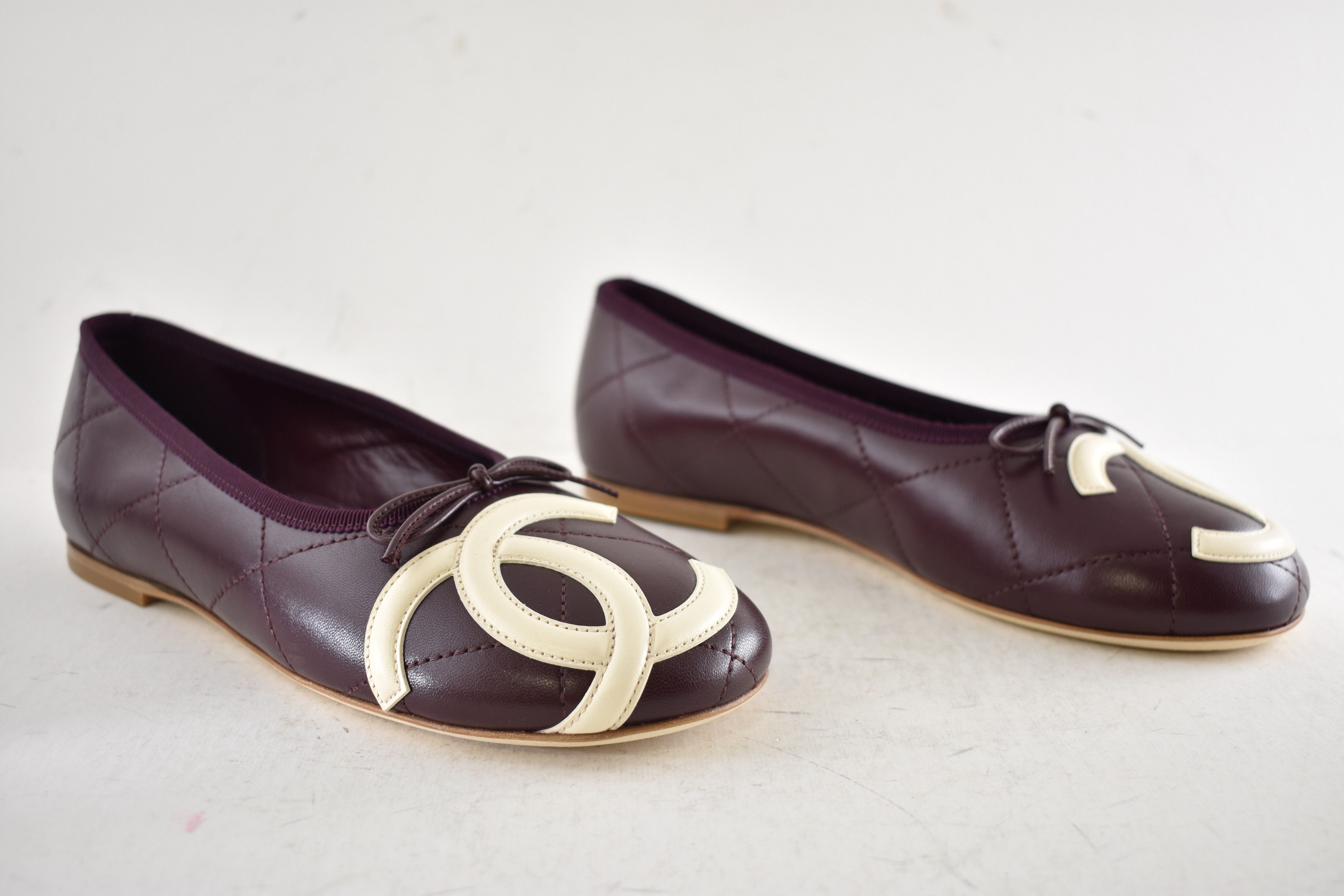 Chanel 26M Coco Beach Cambon Burgundy CC Ballet Ballerina Flat 37.5 Size US 7.5 / IT 37.5 - 4 Thumbnail