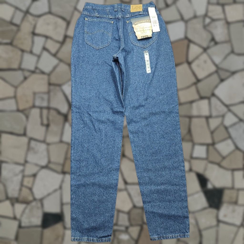 Lee VINTAGE Lee Jeans Womens 16 Long Blue Pepper Wash Relaxed Tapered Ankle 5-Pocket Denim Stretch Size 38" / US 16 / IT 52 - 1 Thumbnail