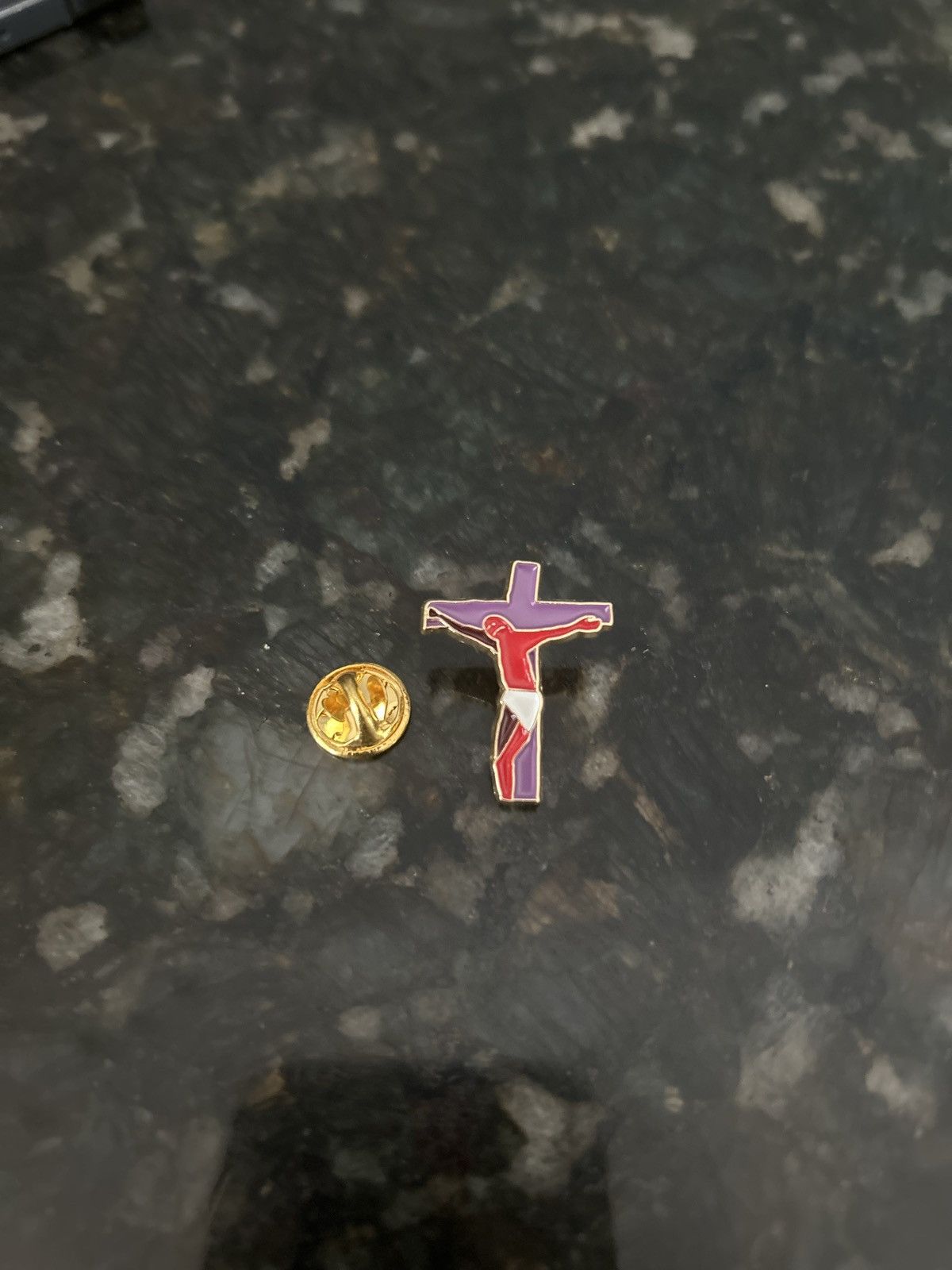 Supreme Supreme Gonz Cross Pin Size ONE SIZE - 1 Thumbnail