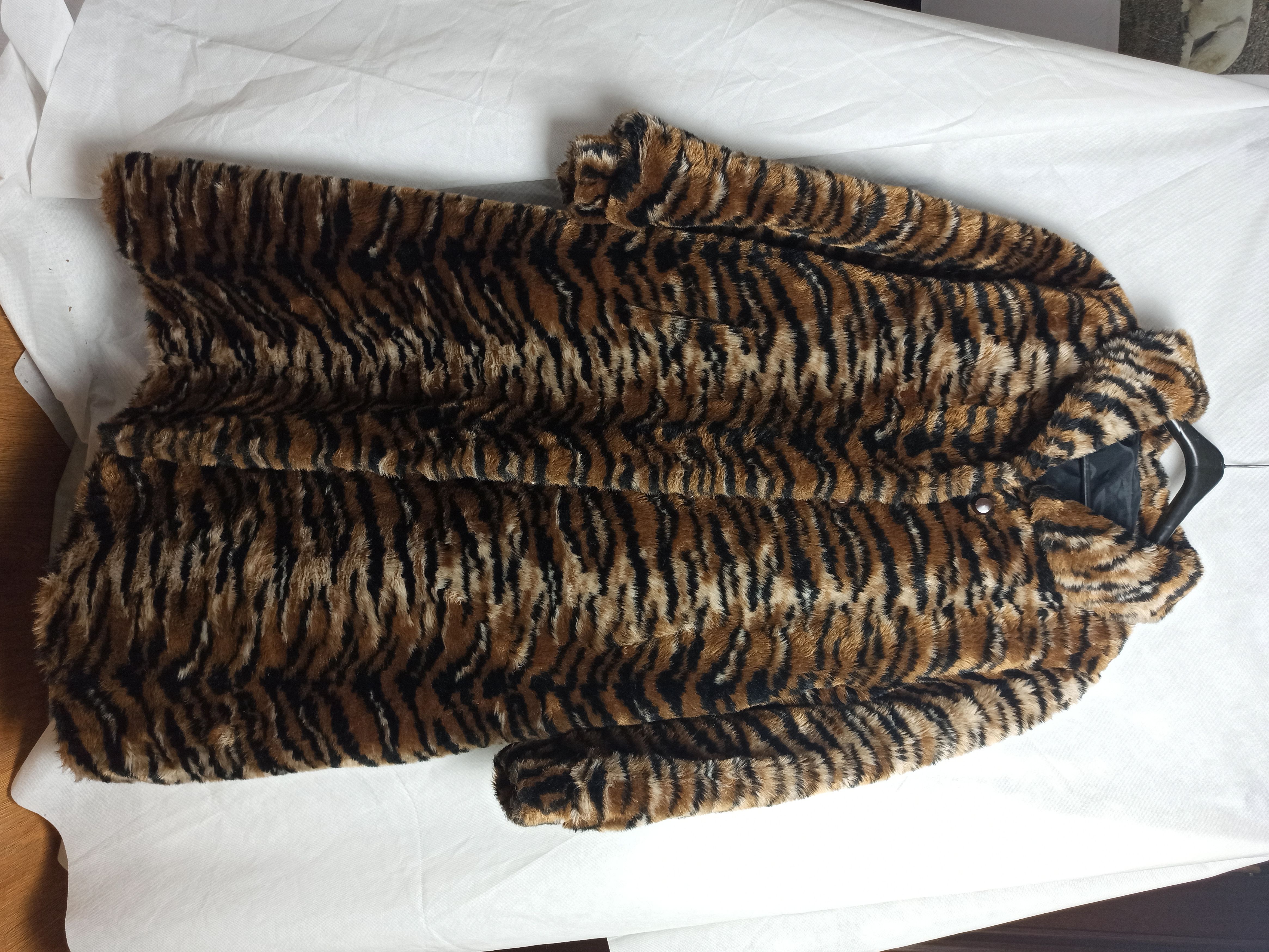 Image of Avant Garde x Vintage 90's Vintage Faux Fur Tiger Print Long Heavy Coat in Black Brown, Women's (Si