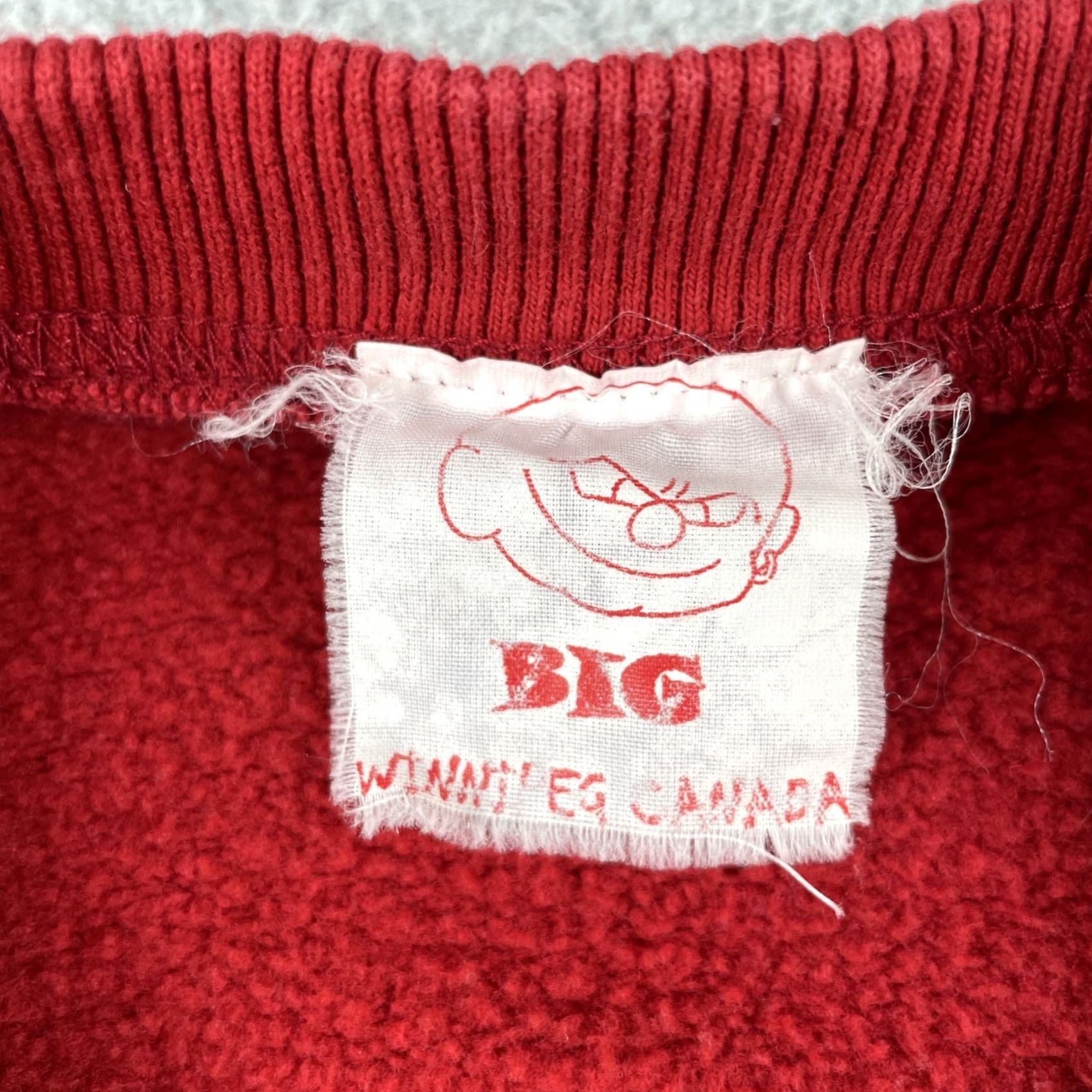 Vintage VINTAGE Winnipeg Canada Men’s XL Red Pull Over Sweatshirt 90s Big Sweatshirt Mens Red 90s Canada XL Size US XL / EU 56 / 4 - 7 Thumbnail