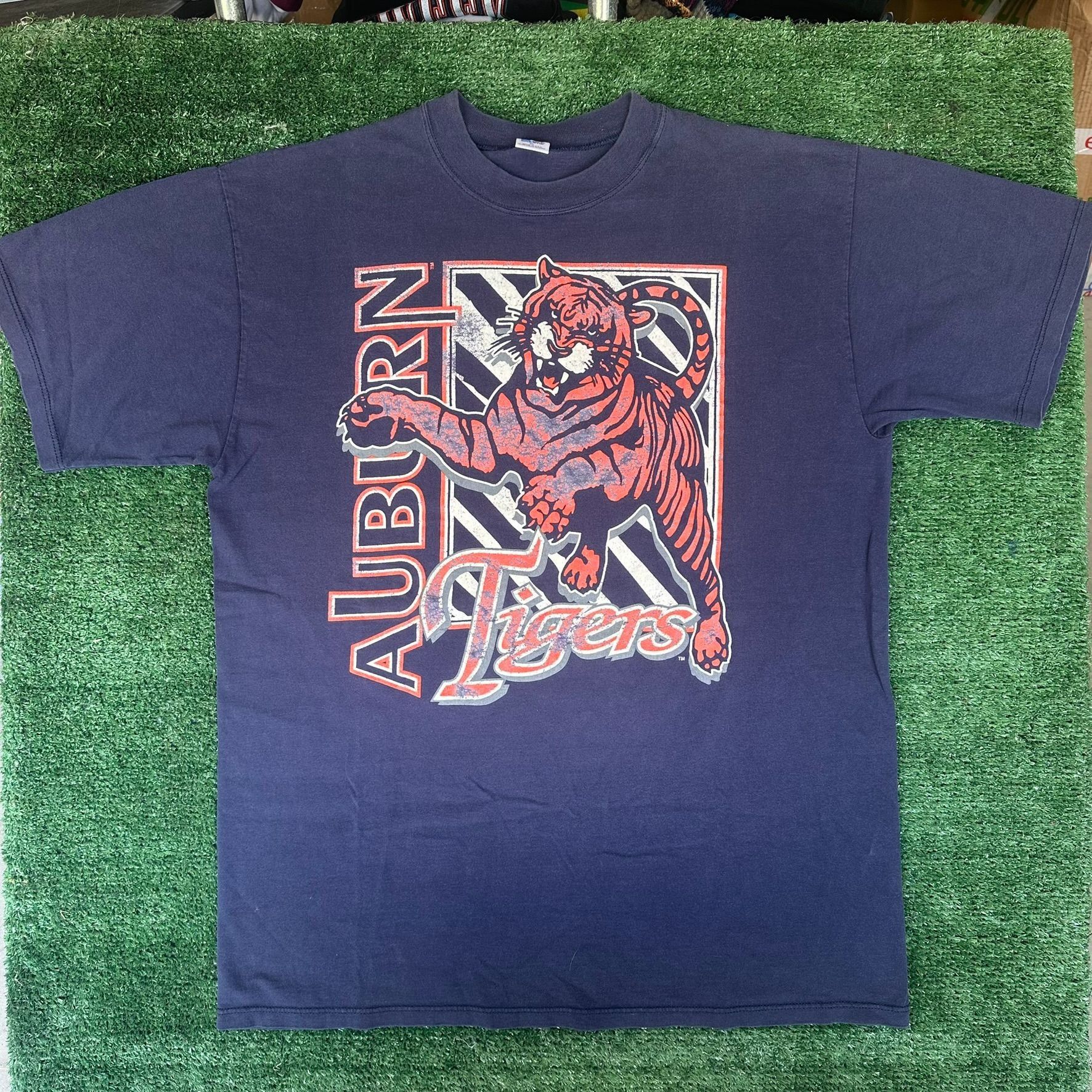 Russell Athletic Vintage 90s Russell Auburn Tigers T-Shirt Navy XL NCAA Colle Size US XL / EU 56 / 4 - 1 Thumbnail