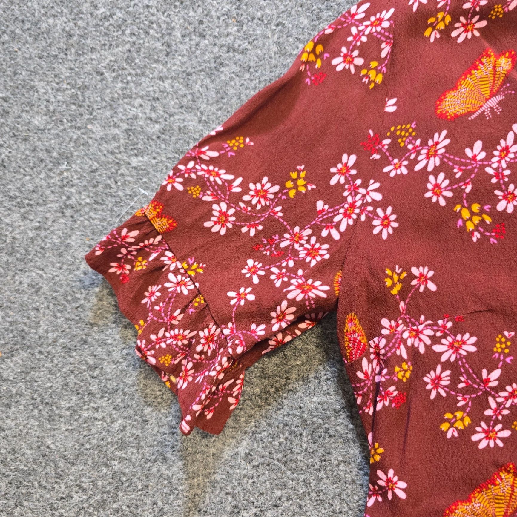 Madewell Madewell Top Womens Size 4 Brown Butterfly Peplum Cropped V Neck Boho Casual Shirt Ladies Regular Short Sleeve Capes? Size S / US 4 / IT 40 - 4 Thumbnail