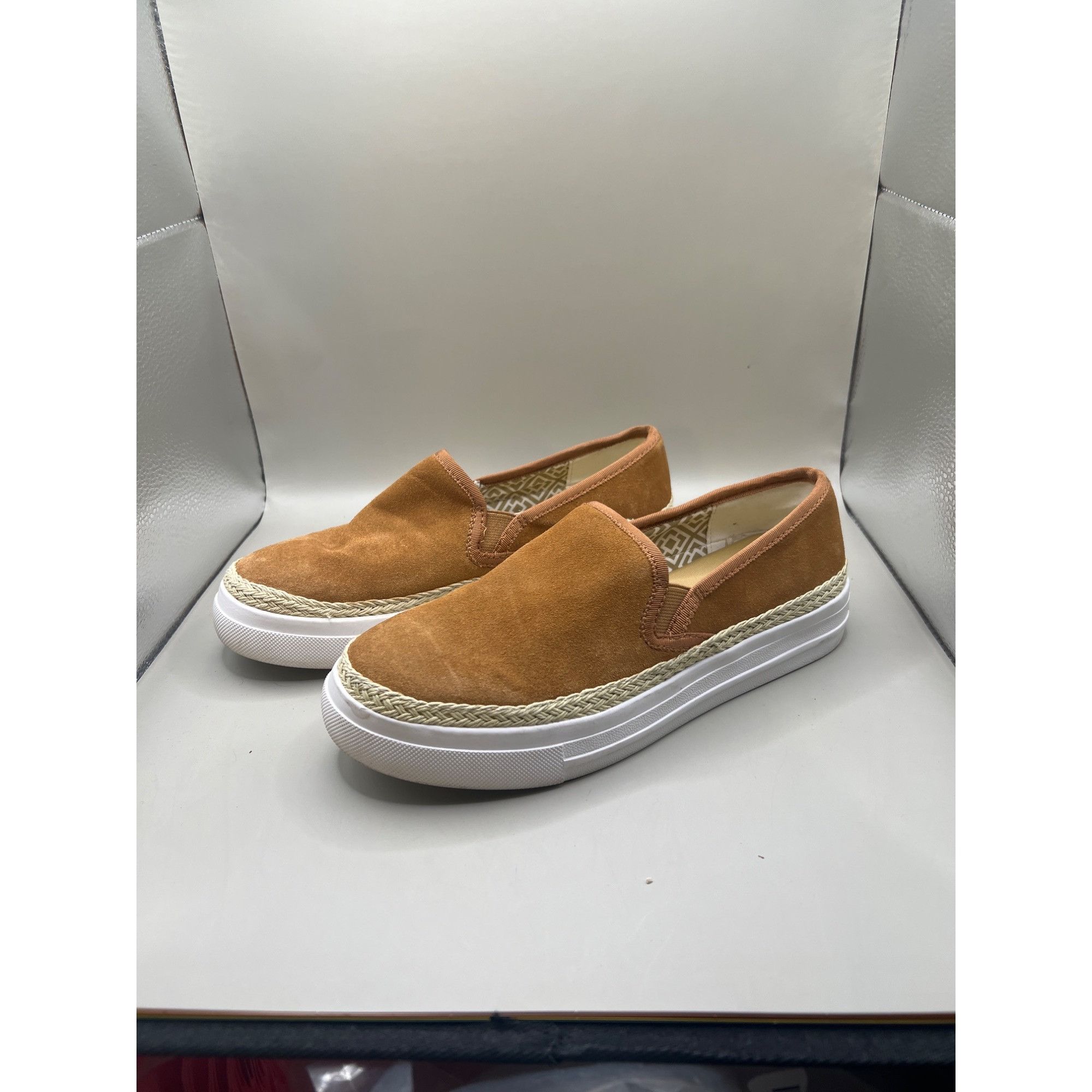Tommy Bahama Tommy Bahama Womens Tan Slip-On Suede Shoes 8B Painter Size US 8 / IT 38 - 1 Thumbnail