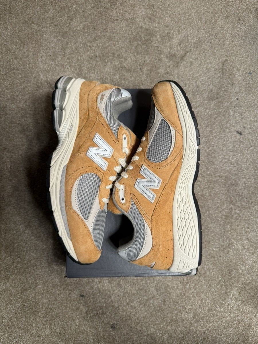New Balance New Balance 2002R “Sweet Caramel” Size US 9.5 / EU 42-43 - 3 Thumbnail