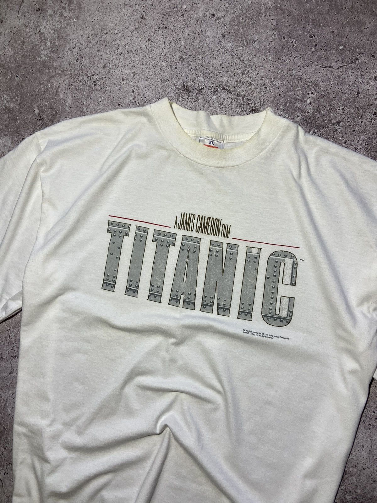 Vintage Titanic 1998 vintage James Cameron rare movie t-shirt Size US XL / EU 56 / 4 - 2 Thumbnail