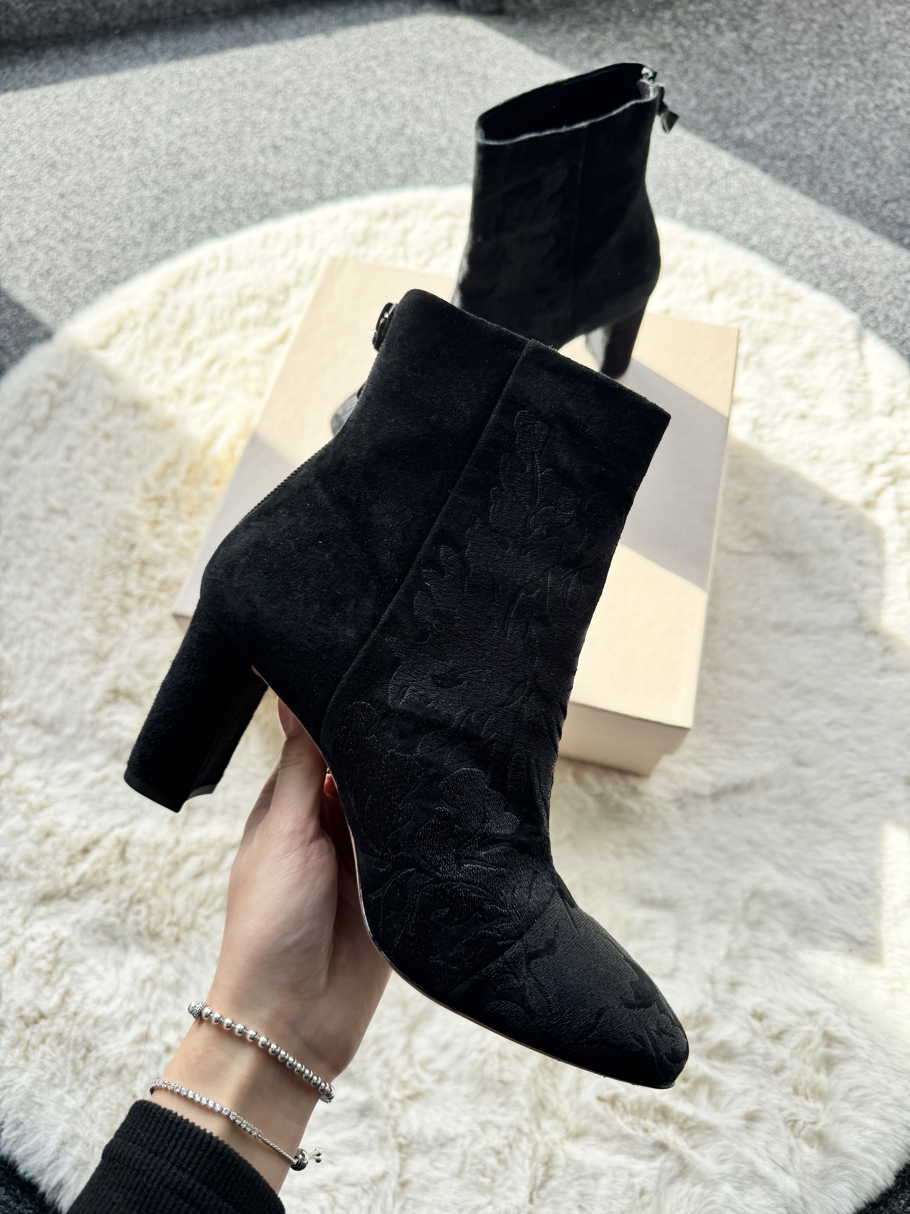 Alexandre Birman Alexandre Birman velvet black ankle boots block heels 38 Size US 8 / IT 38 - 3 Thumbnail