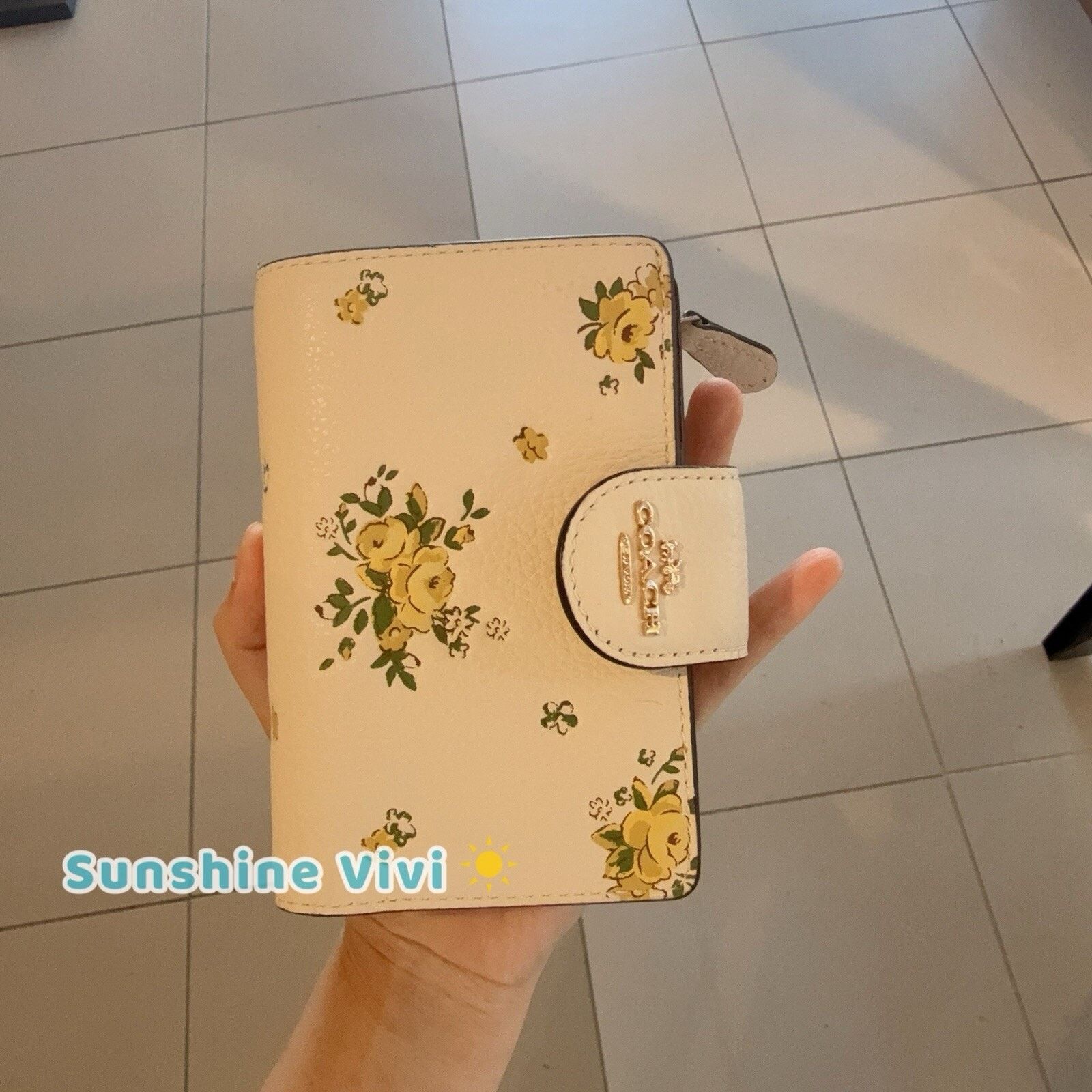 NWT Coach Medium Corner Zip Wallet Floral CAP00 Gold/Chalk