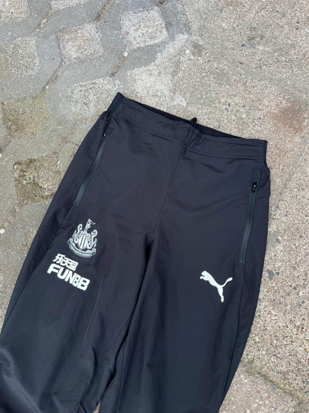Puma Black Puma x Newcastle Soccer Training Pants S Size US 30 / EU 46 - 3 Thumbnail