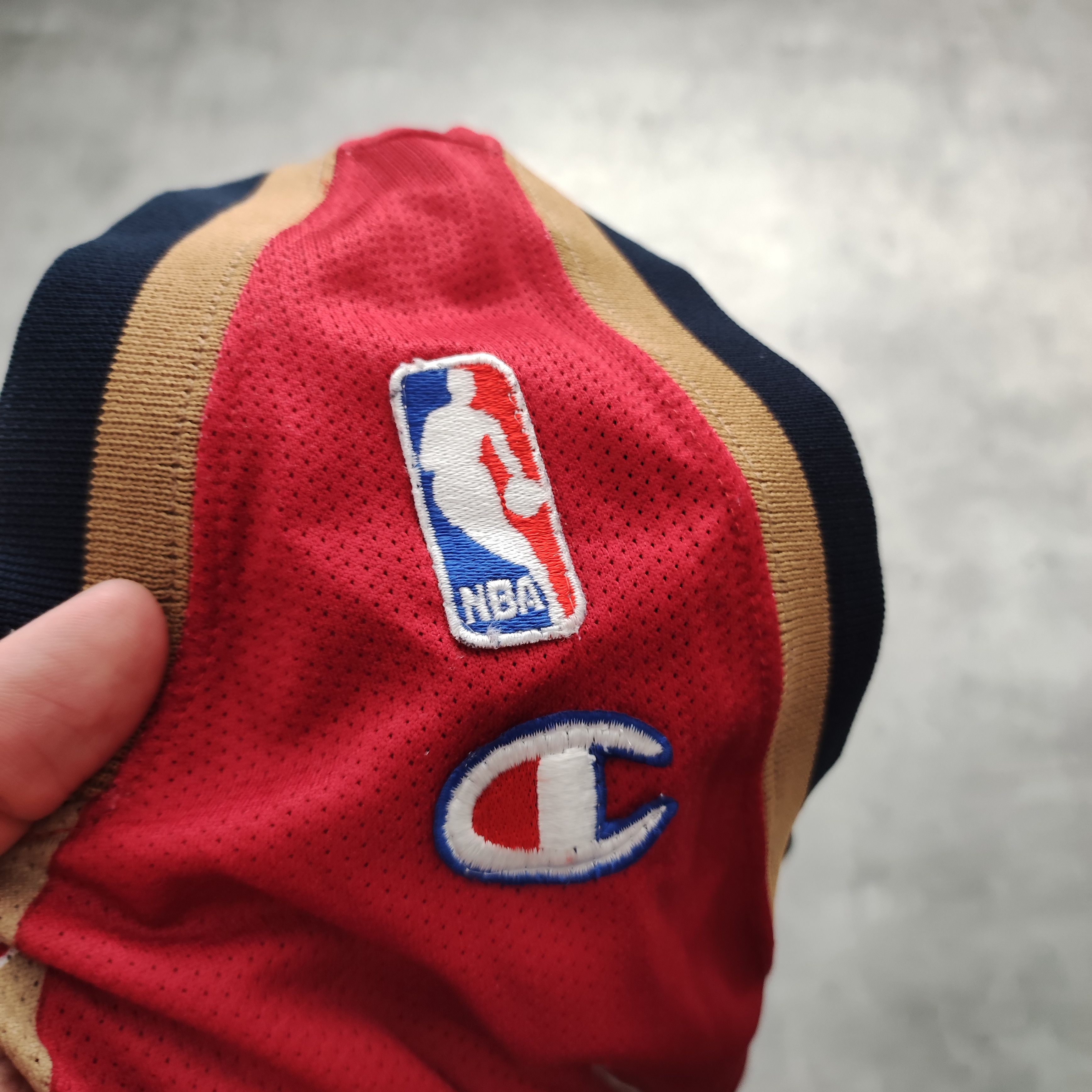 NBA × Vintage RARE 90s Champion Cleveland #23 James NBA Jersey Size US M / EU 48-50 / 2 - 8 Thumbnail