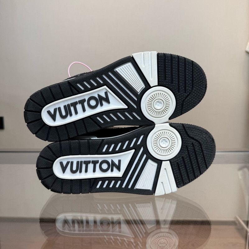 Louis Vuitton Louis Vuitton Trainer Black and White Low-Top Sneakers -250 Size US 6 / IT 36 - 7 Thumbnail