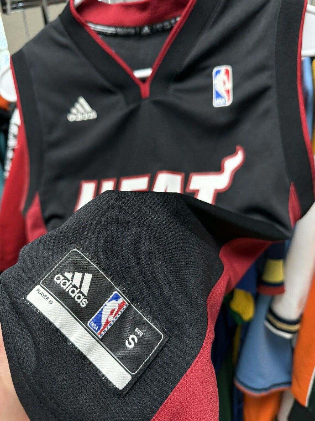 Adidas Vintage NBA Miami Heat Dwayne Wade Jersey Size US S / EU 44-46 / 1 - 7 Thumbnail