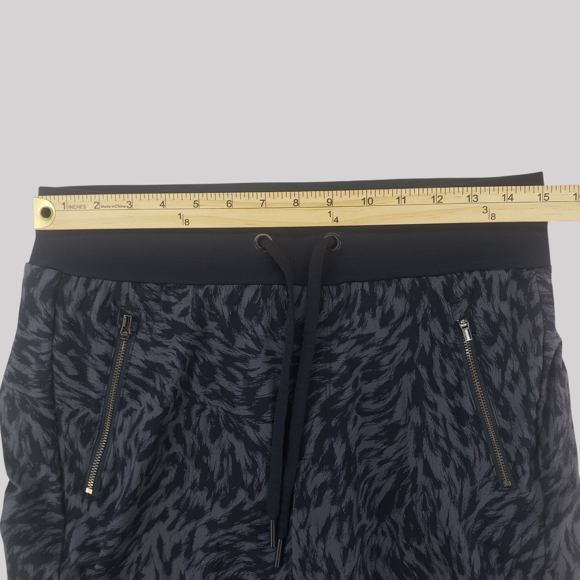 Athleta Athleta Trekkie North Printed Crop 23" Joggers Size 6 Size 28" / US 6 / IT 42 - 8 Thumbnail