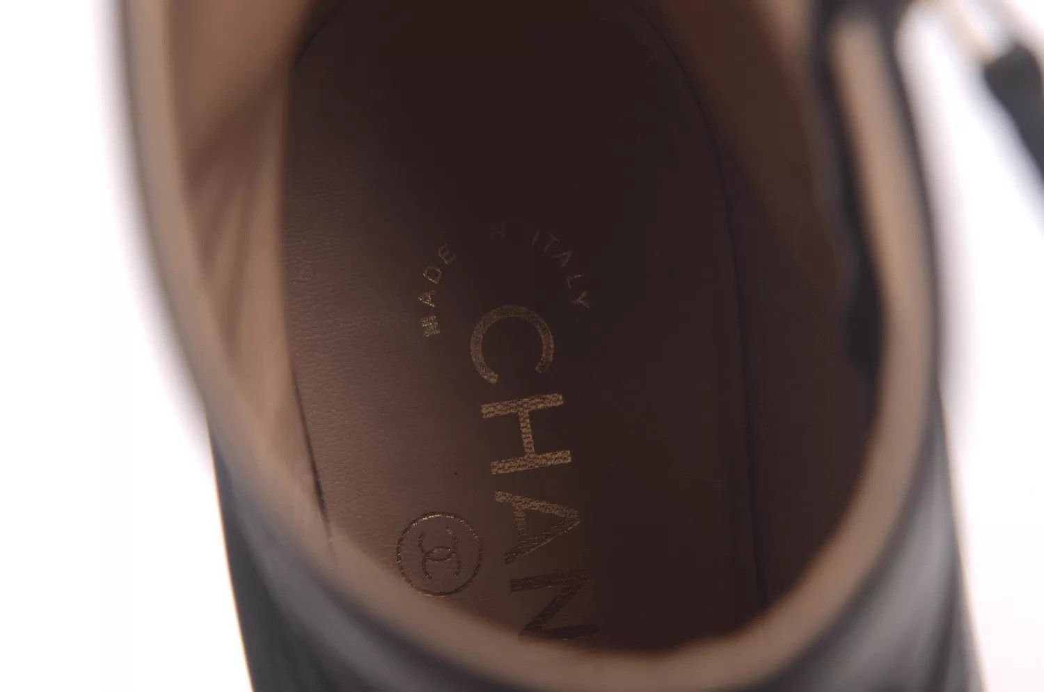 Chanel Chanel Calfskin women's solid block heel short boots Size US 5 / IT 35 - 9 Thumbnail