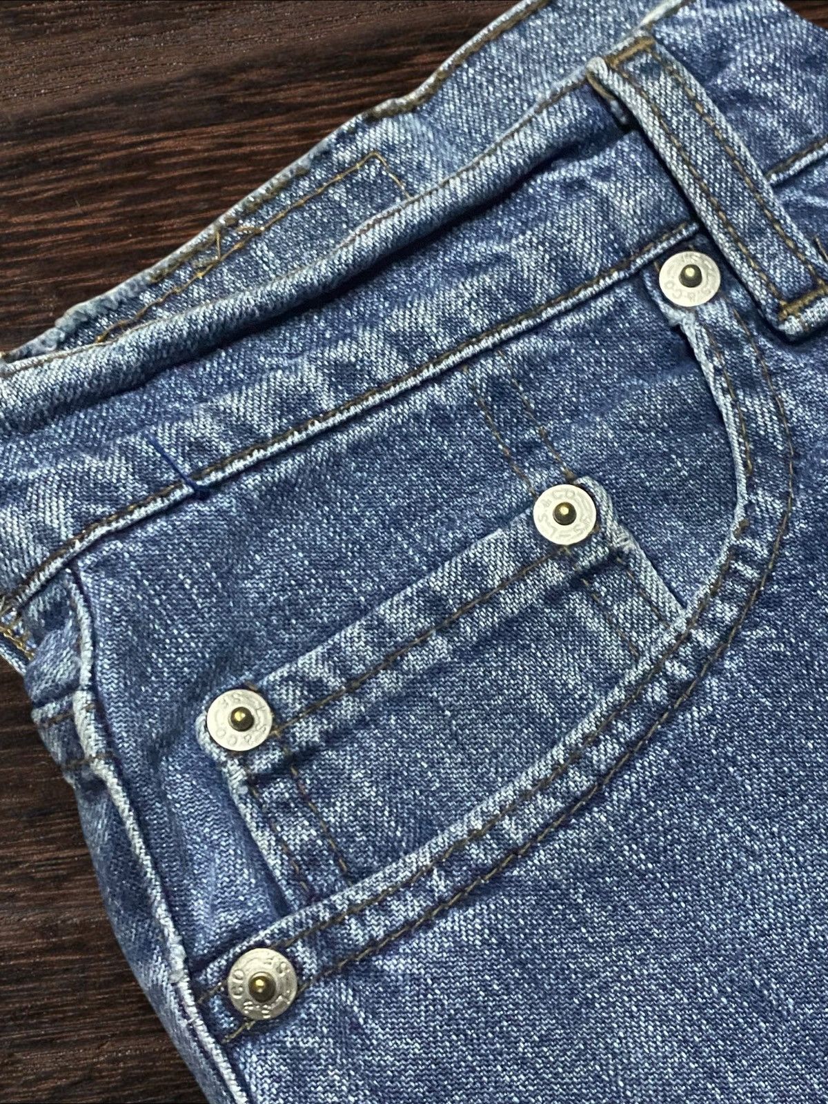Levi's Vintage Levis 509 Japan White Tab Distressed Loose Jeans Size US 26 / EU 42 - 9 Thumbnail