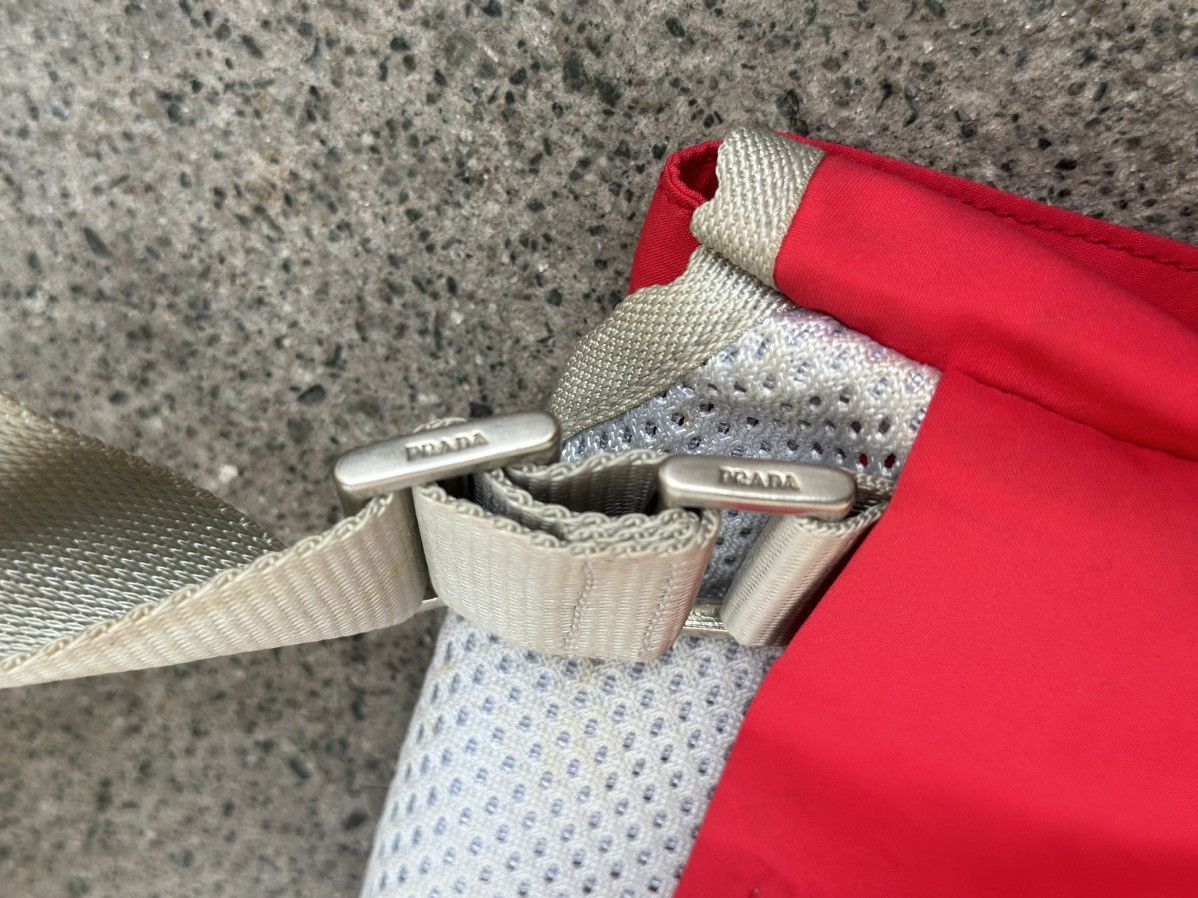 Prada S/S1999 Archived Rare Color Prada Sport Side Bag with Pouch. Size ONE SIZE - 9 Thumbnail