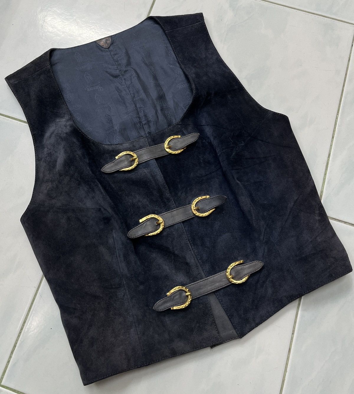 Gucci 🔥🔥🔥STEALS VTG GUCCI LEATHER VEST Size M / US 6-8 / IT 42-44 - 2 Thumbnail