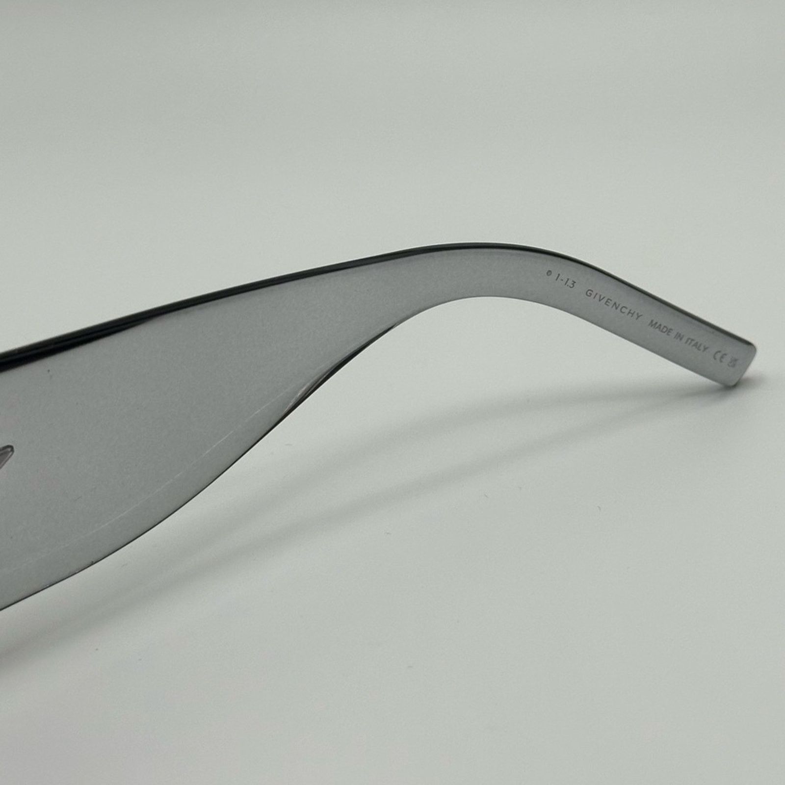 Givenchy Givenchy Sunglasses GV40044U 20A in Clear Unisex NEW Size ONE SIZE - 2 Thumbnail