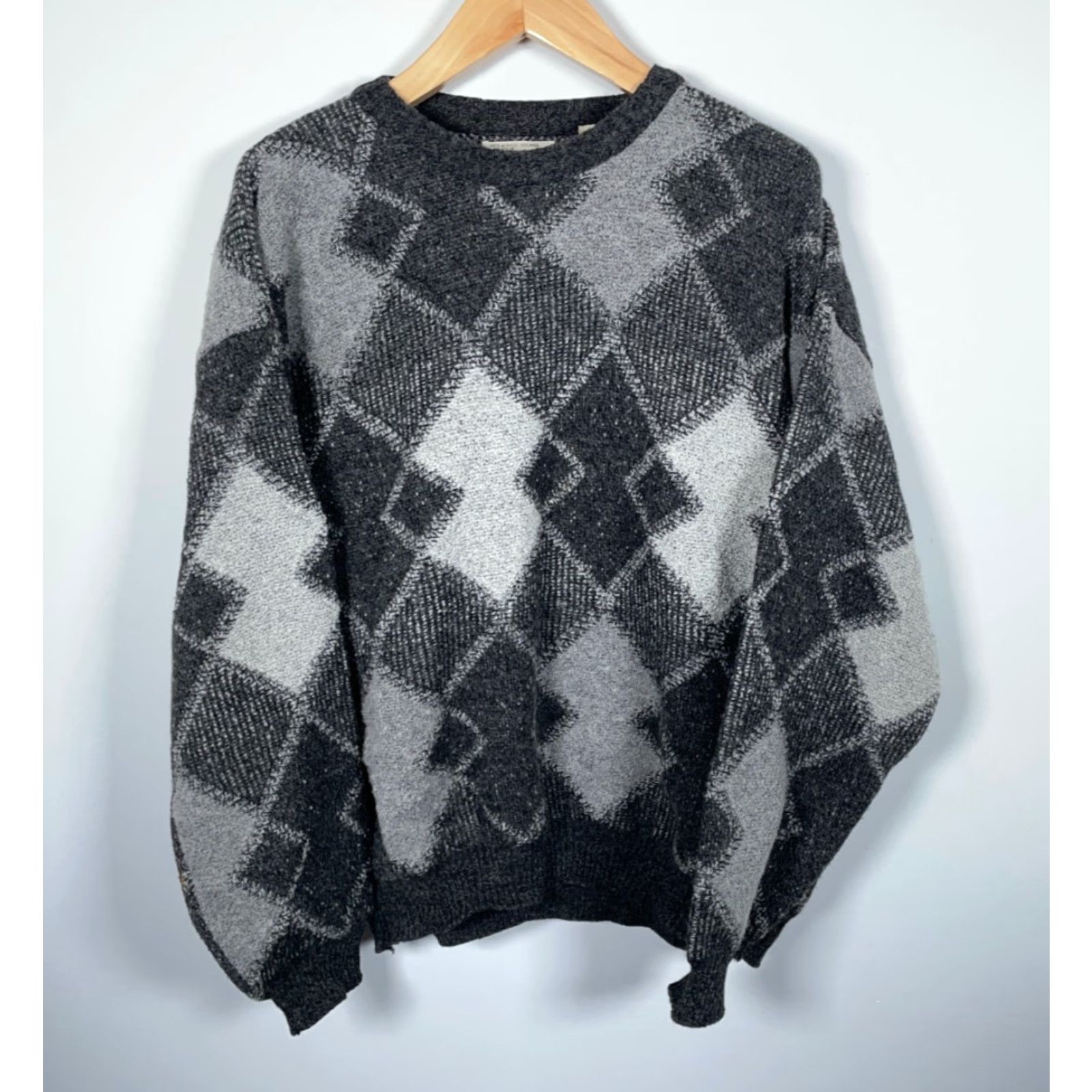 Haggar VINTAGE Haggar Sweater Men XL Black Gray Argyle Diamond Chunky Knit Italy Size US XL / EU 56 / 4 - 2 Thumbnail