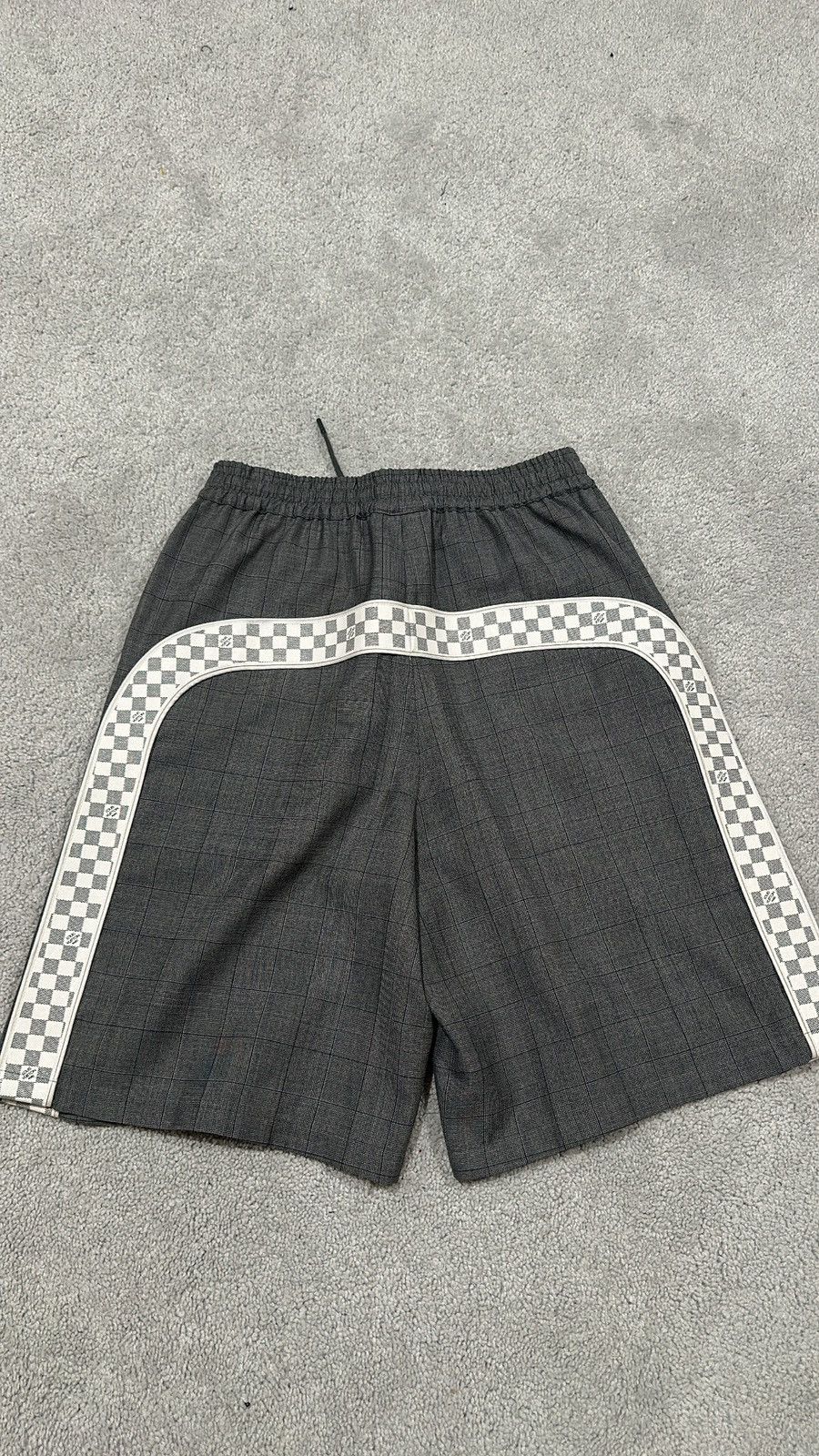 Louis Vuitton Louis Vuitton Grey Checkered Track Shorts Size US 30 / EU 46 - 2 Thumbnail