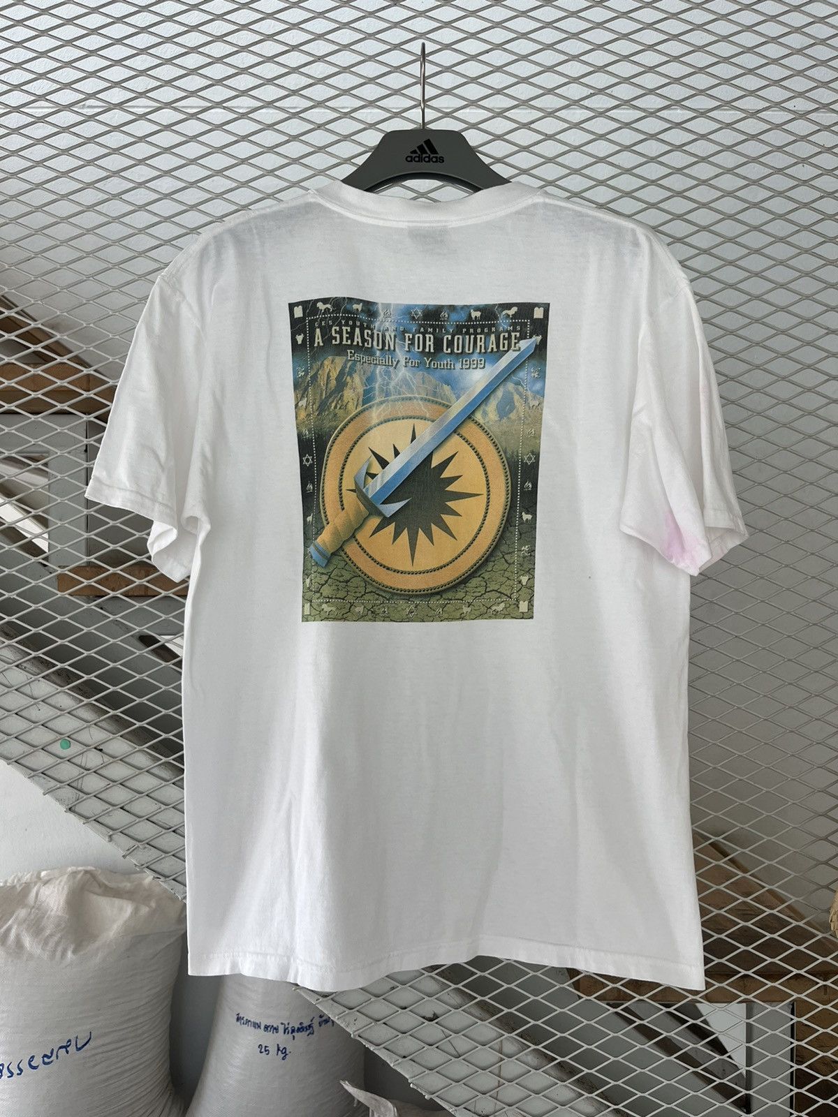 Vintage A SEASON FOR COURAGE Especially For Youth 1999’s Tee
