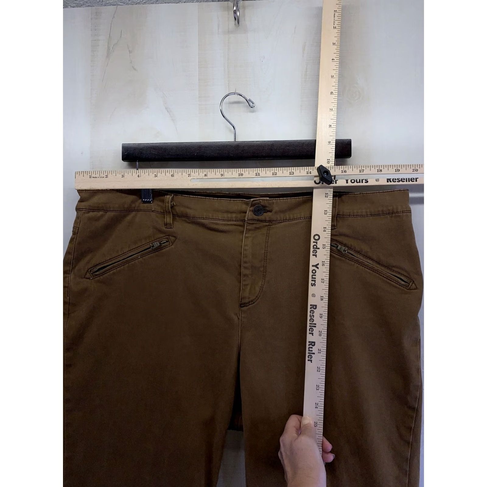 Rapha VINTAGE Lauren Raph Lauren Womens Khaki Twill Zip Pocket Stretch Pants 18-6662 Regular Fall Winter Beige Cotton Blend Chino Pockets Womens As Is Size 40" / US 18 - 2 Thumbnail