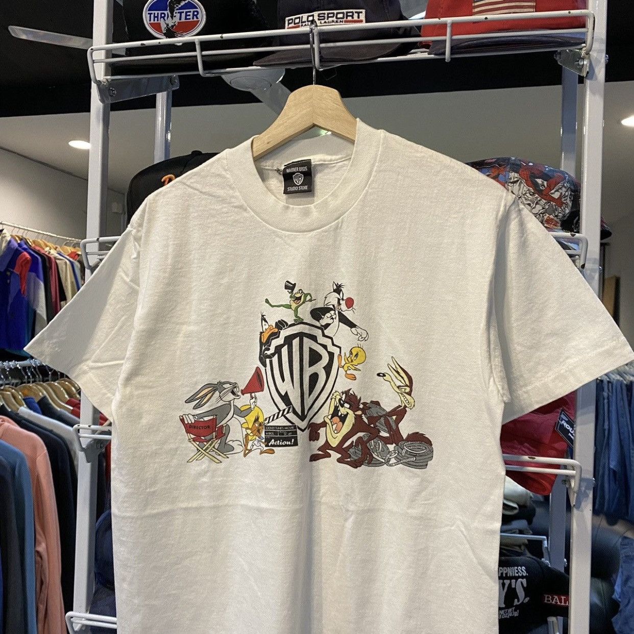 Warner Bros VINTAGE 90s Warner Bros Studio Store Looney Tunes 'Action!!' Size US M / EU 48-50 / 2 - 3 Thumbnail