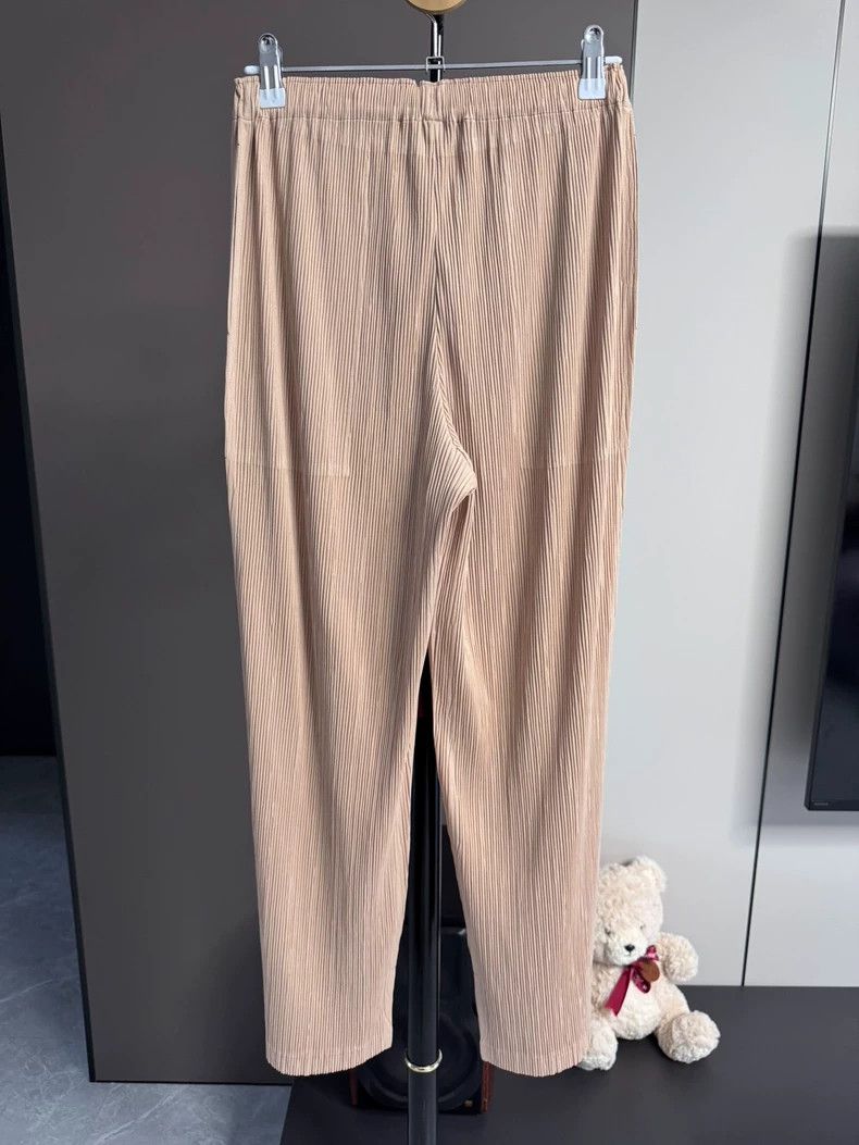 Issey Miyake Issey Miyake size:1 Dark beige pleated pants Size 42" / US 20 - 2 Thumbnail