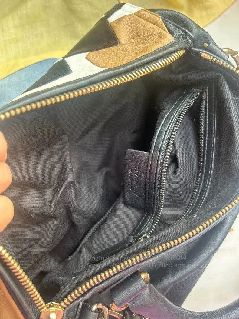 Givenchy Givenchy Pandora Limited Edition Lambskin Bag. Size ONE SIZE - 6 Thumbnail