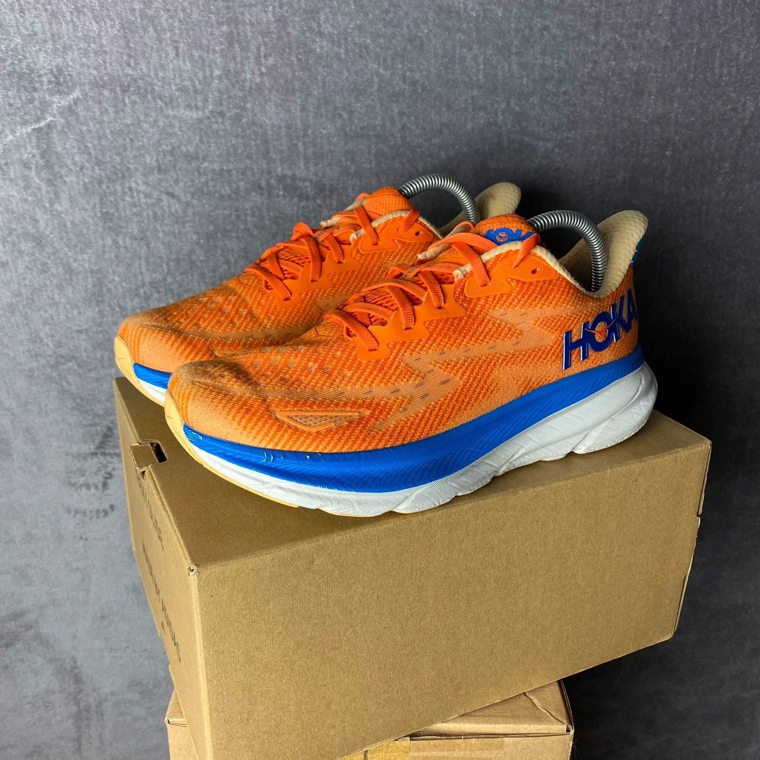 Hoka Hoka One One Clifton 9 orange running shoes Size US 9 / EU 42 - 2 Thumbnail