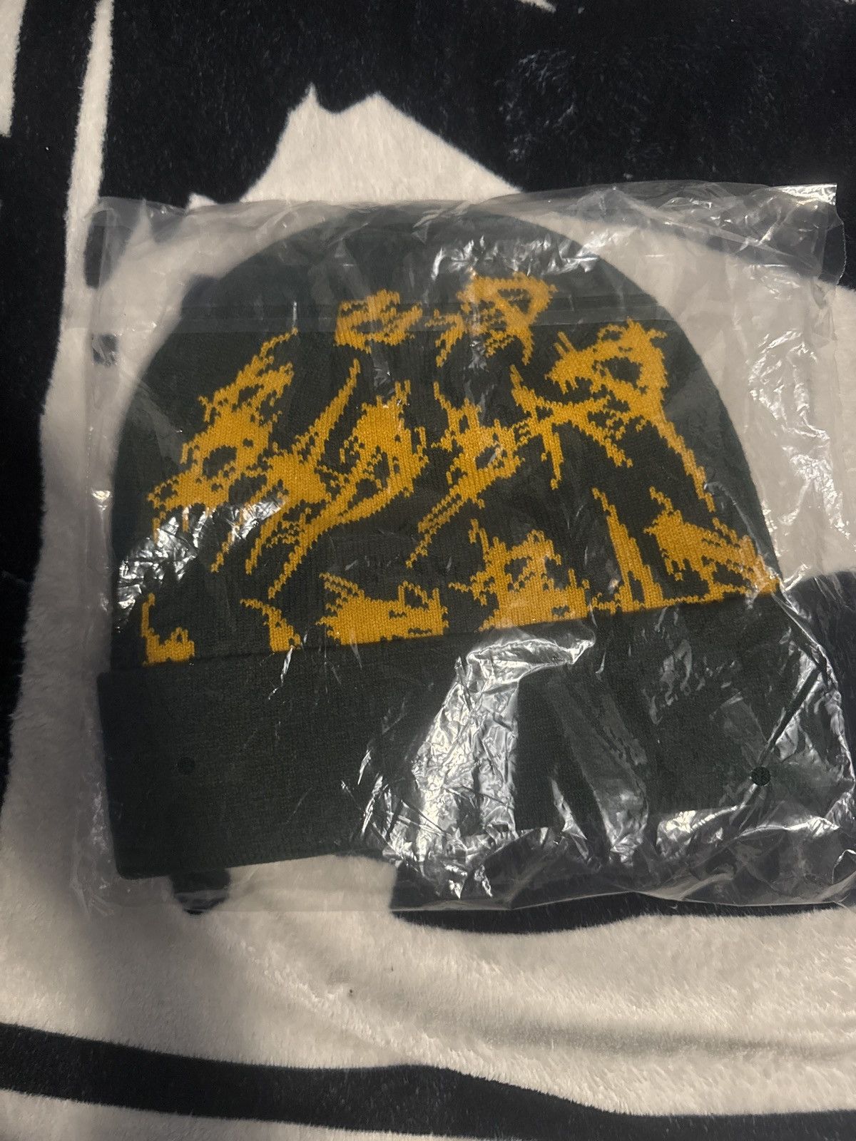 Revenge X Distortion Beanie Green/Yellow Size ONE SIZE - 3 Thumbnail