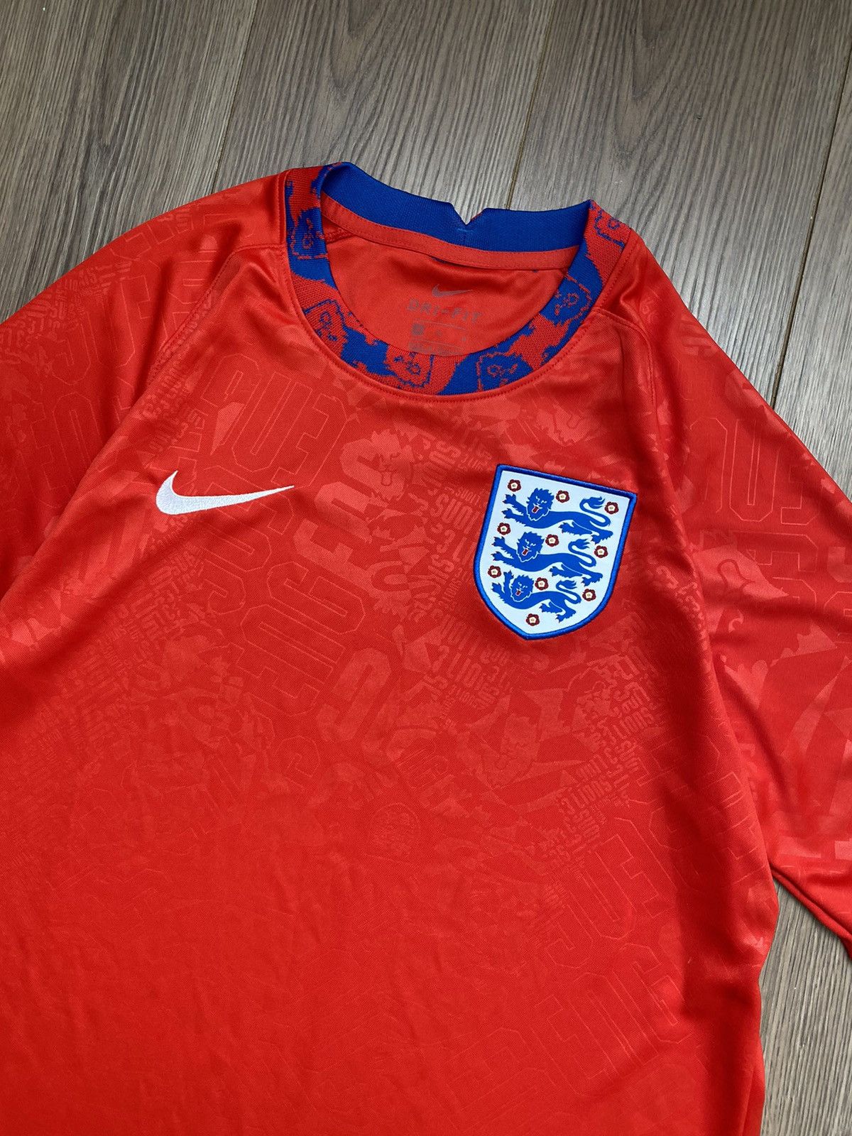 Nike Nike England 2020/21 Training Football Jersey Red Size M Size US M / EU 48-50 / 2 - 4 Thumbnail